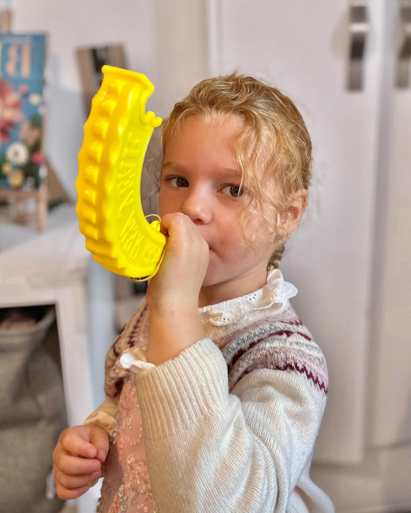 In the past few weeks, our little ones engaged in exciting projects exploring the symbols of Rosh Hashanah. They blown the Shofar and learned about the significance of honey and pomegranates through hands-on activities, enriching their understanding of this important holiday. 🐝✨
Receiving Rosh Hashanah greeting cards from home was an heartfelt moment, this simple gesture allowed children to recognise family pictures and share stories about their loved ones, fostering social connections.
We’re looking forward to sharing our Rosh Hashanah Toast together! 🍯🍎
#jewisheducation #jewishlife #jewishtradition #roshhashana #shanatova #shanatovaumetuka #learningthroughplay #londonnursery #education #earlyyearseducation #earlychildhoodeducation #earlyyearsteacher #earlyyearslearning #earlyyearsideas #earlyyearsplay #eyfs #eyfsinspiration #eyfsactivities #ofsted #ofstednursery #ofstedoutstanding #childcare #childeducation #childcareprofessional #childcareprovider
