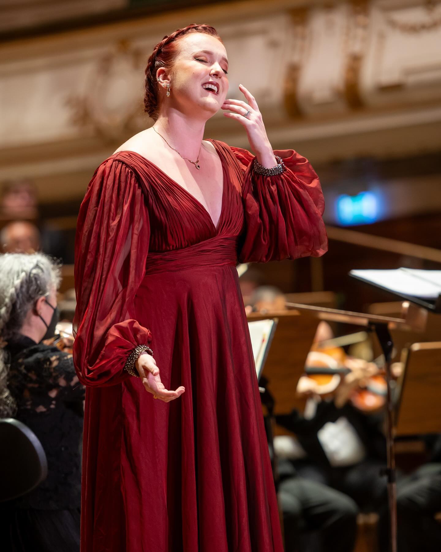 As I embark on new adventures at @avaopera , Iโve been reminiscing on a beautiful summer of performances in Europe with @aimsingraz . What a privilege it is to create art โค๏ธ
Photos by @gerald.hirl