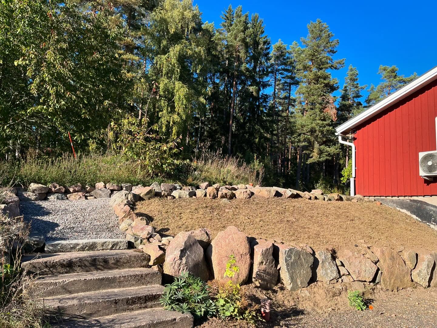 Förbered din trädgård för hösten 🍂🍁
✅ Använd ditt rutbidrag vid betalaning
🔸Häckklippning
🔸Trädbeskärning
🔸Ogräsrensning
🔸Gräsklippning
🔸Lövrensning