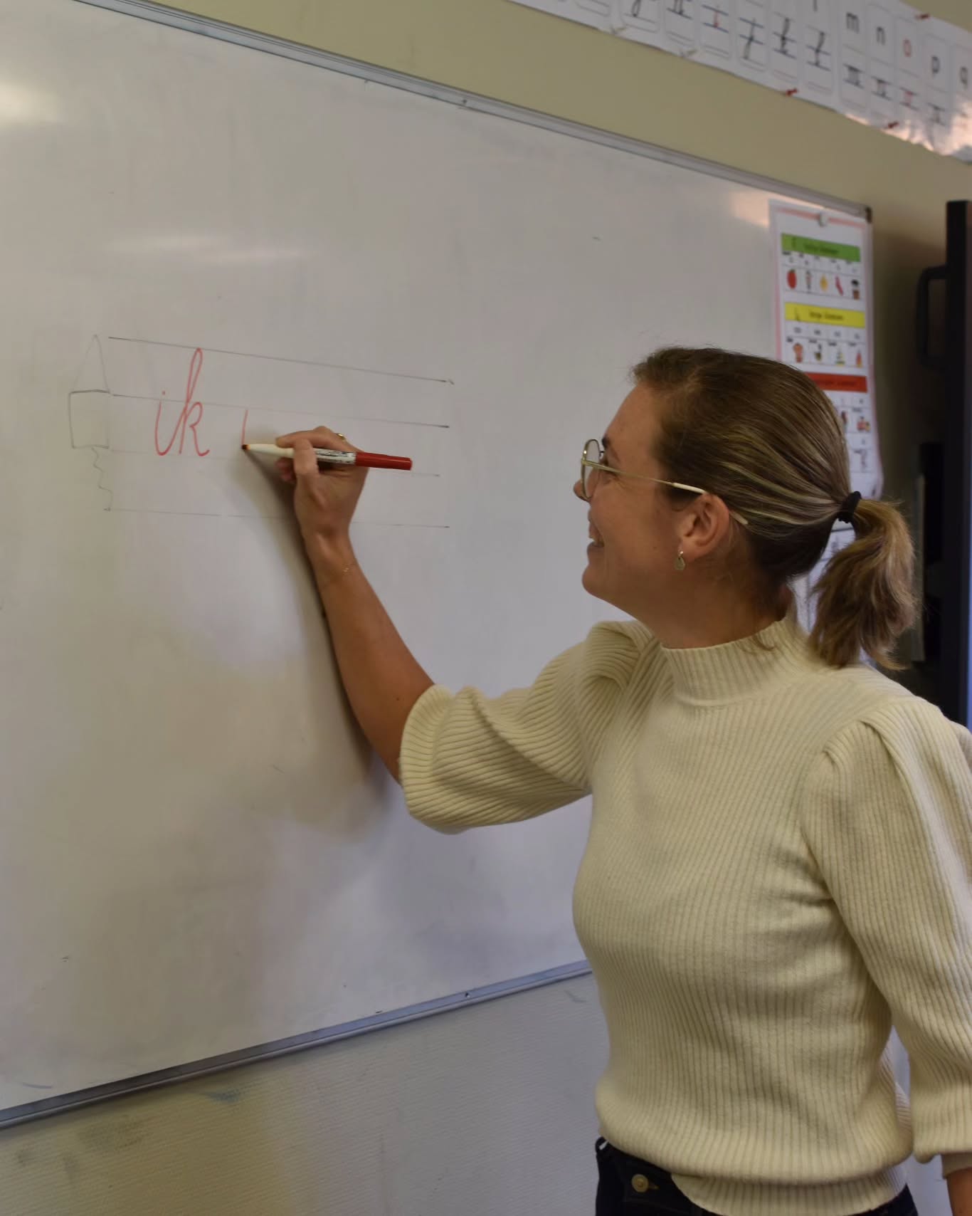 Team De Taalboom
๐งก Dat zijn leraren met heel veel passie.
๐ Dat is Nederlands, cultuur, leergierigheid, groeien, diversiteit, welbevinden, structuur, creativiteit...
๐ฉต Dat zijn: Kathlijn, Roel, Lize, Inga, Tim, Giel, Luna, Ezra, Sarah, Hugo, Bonnie, Lynn, Paulien en Mirthe.
๐ Dat zijn leraren die alles doen recht uit het hart.
๐ Dat is een team, oh zo sterk!
#trots #dagvandeleraar