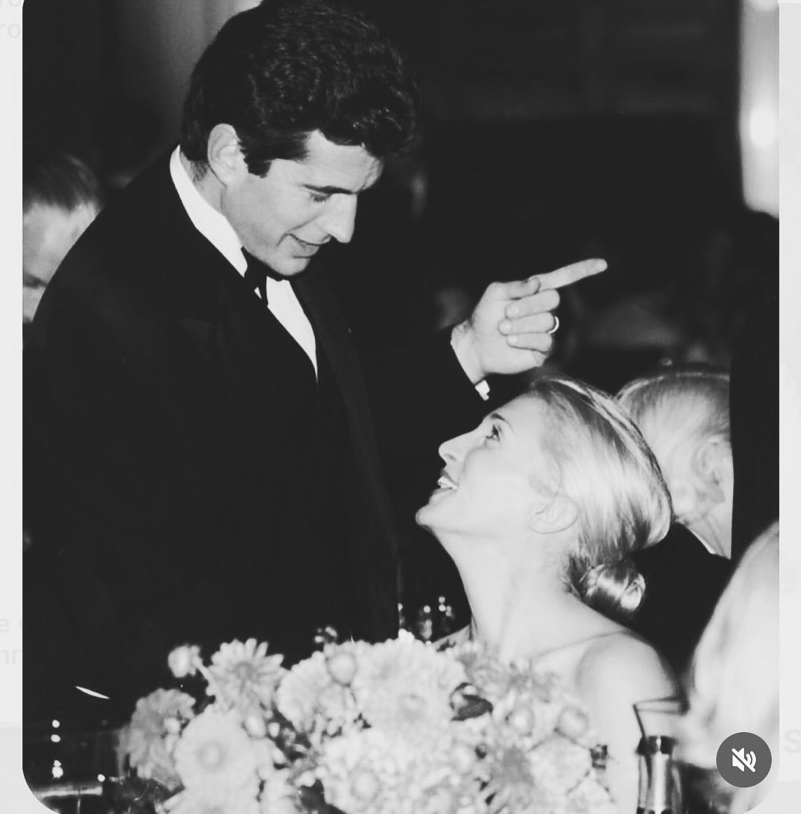 Always wondered what they are talking about in this picture…was John showing her someone or something? Did he want Carolyn to follow him in that direction? Great photo and an important one in @acreatureunlikeany #cbk #carolynbessettekennedy #carolynbessette #carolynbessettestyle #cbkstyle