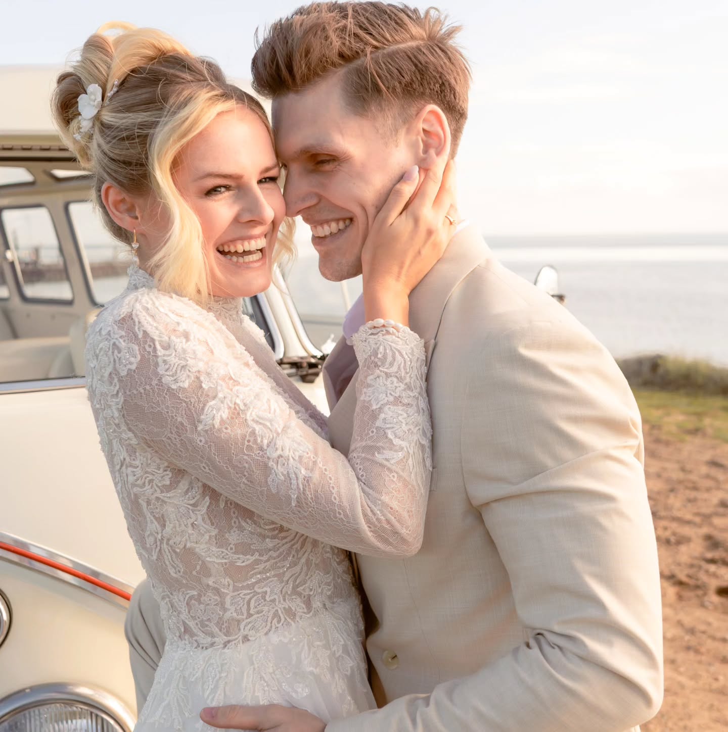 V & L Wedding with the beautiful @syltbulli in the background. Such beautiful memories.🙏
#Hochzeitsmomente #sylthochzeit #Weddingphotography #HamburgFotograf #couplegoals #Weddingvibes #Fotograf #syltstandesamt #hochzeitsylt#sylthochzeit #syltwedding #islandweddding #hochzeitsfotograf #hochzeitsfotografie #hochzeithamburg #hamburghochzeit #loveisintheair #lifestylefotograf #beachwedding
SYLT PORTFOLIODAYS BY
@yes.fotografie
@cathysteinkamp.fotografie
@keaulrich.fotografie
@steffijastramfotografie
VIDEOGRAPH: @jescoherzog
DEKO/BLUMEN: @rosarot_hochzeitsatelier @fineflowers.de
PAPETERIE: @slowdown_art
MODELS: @j.f_moments @vanessa.en @lin.th.11
STYLING: @bnice.style
@twin_scissors_hairmobil
BRAUTMODE: @meinkleid_de
@annettebasilius.d_s
SCHMUCK: @oceanlovesylt
HAARSCHMUCK: @twin_scissors_hairmobil
LIMOUSINE: @northern_lights_sylt
BULLI: @syltbulli