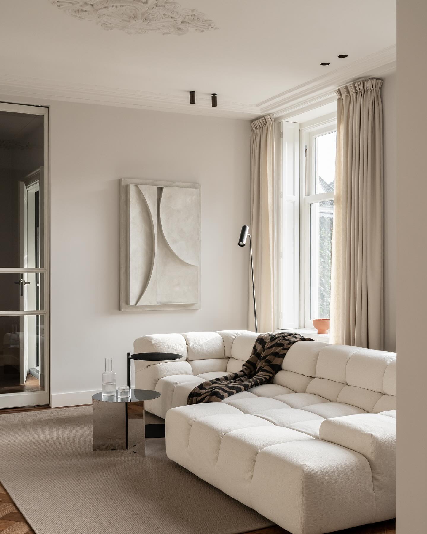 Lexi Beckord Interior Design || Finished Project
We’re still incredibly happy with the end result of this beautiful project in the city center of Utrecht, where we transformed a former student house into a beautiful residential home.