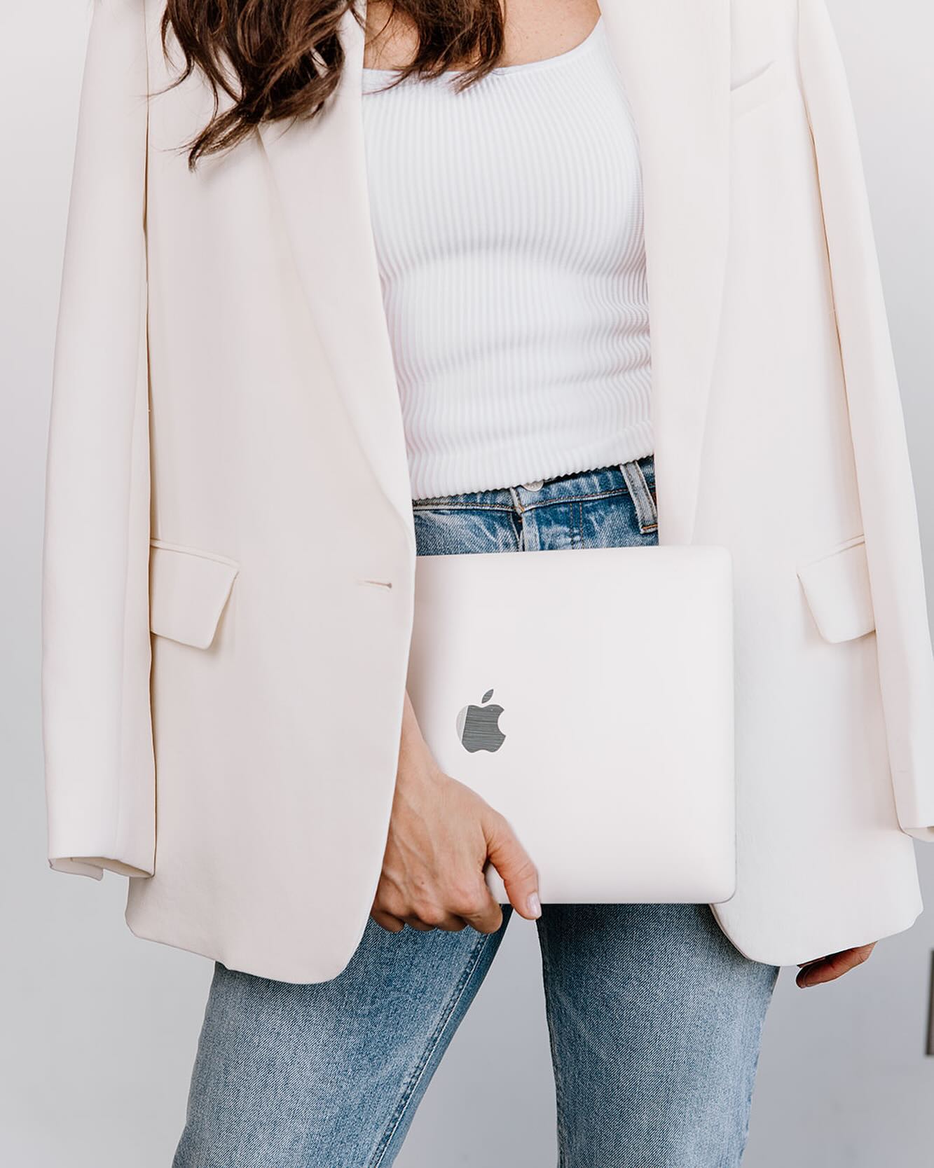 Living my purpose. My business is a realization of my purpose and mission to sincerely change the landscape of the leadership tables that lead us. Join me on this journey. Together, let’s build better tables, better leaders and better business ✨
#executivecoaching #leadership #leadwithlauren #genderdiversity #bridgethegap #advancingwomen #laurenmackinnon #womeninbusiness #communitycatalyst