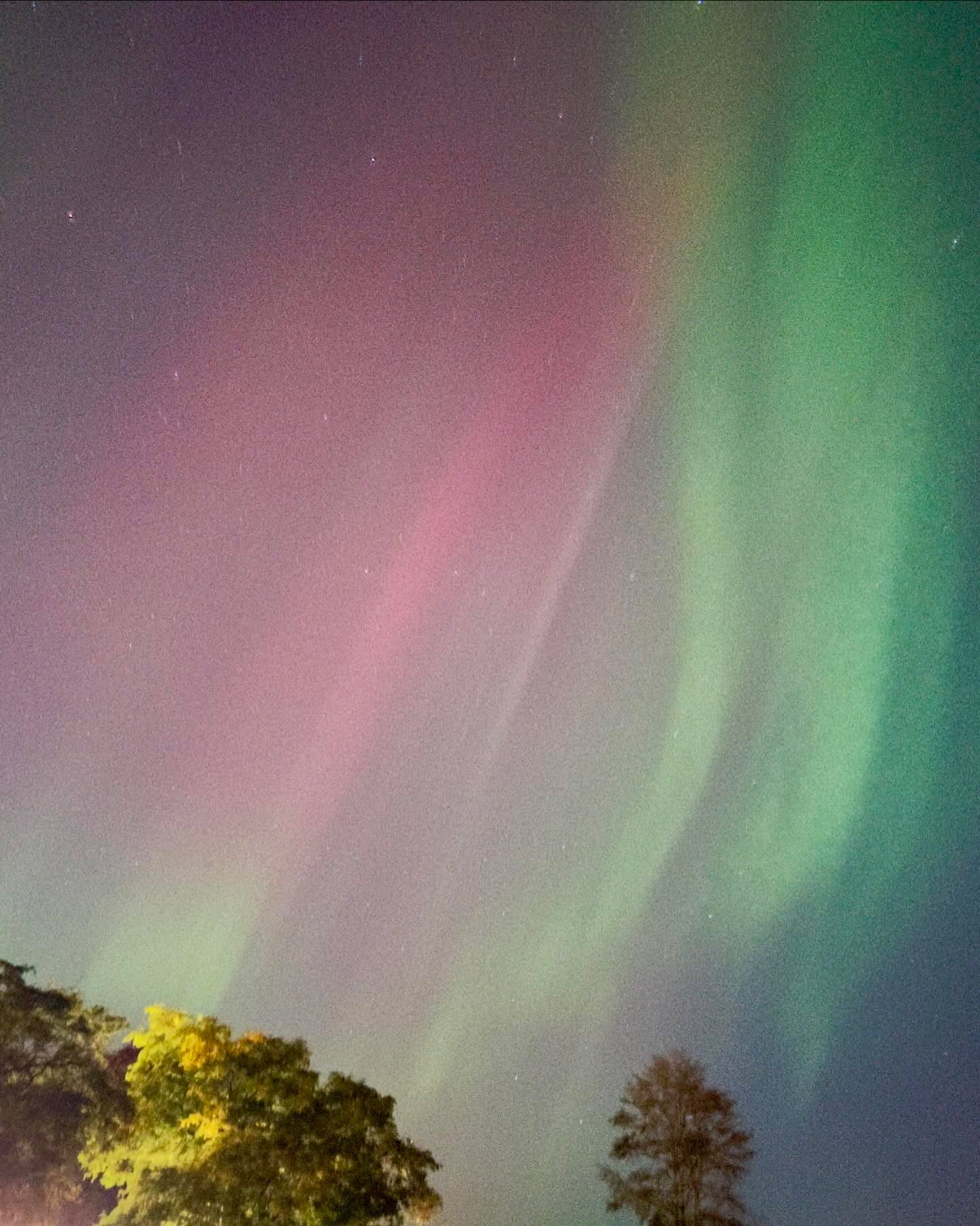 Just as the auroras are born from the interplay of solar winds and Earth’s magnetic field, self-love emerges from the interaction of our deepest soul currents, flowing through our energetic field. When we align with our authentic vibration, this inner light reveals itself, transforming darkness into a radiant landscape. It is the essence of our being, a luminous expression of the soul’s inherent wholeness and beauty.
#selflovejourney #innerlight #auroraborealis #energyhealing #spiritualgrowth #selfhealing #healingjourney #consciousliving #soulalignment #lightworker #highvibrations #energywork #spiritualguidance #lightwithin #soulhealing #spiritualtransformation #soulenergy #whiterock #lifecoach