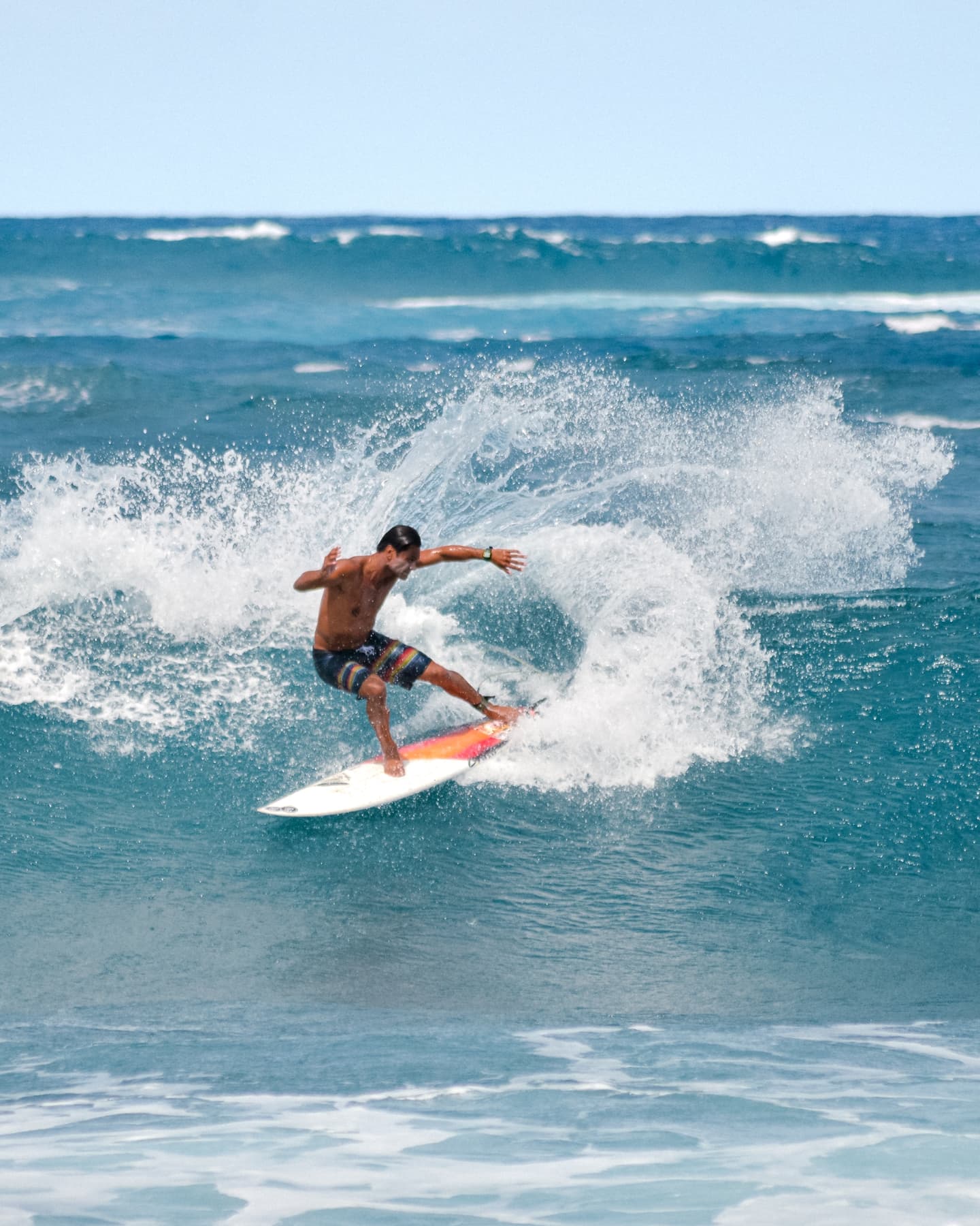 On cherche le soleil dans les archives 🏝️ #surfphotography #hirateriinatoofa #frenchpolynesia #papara #surf #tahiti #taharuu #surflife #polynesiefrancaise #wave #surfer #surfphotographer #nikon #manonduportphoto