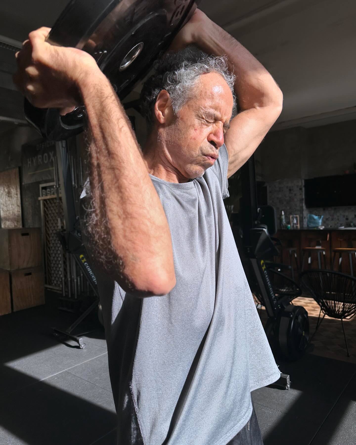 Great clean work today at the 12:00 Strength Session y think we will keep this class I like the suffering 😝😎🔥
Let’s keep getting stronger!!
#Vamoos #Bsport #Familia