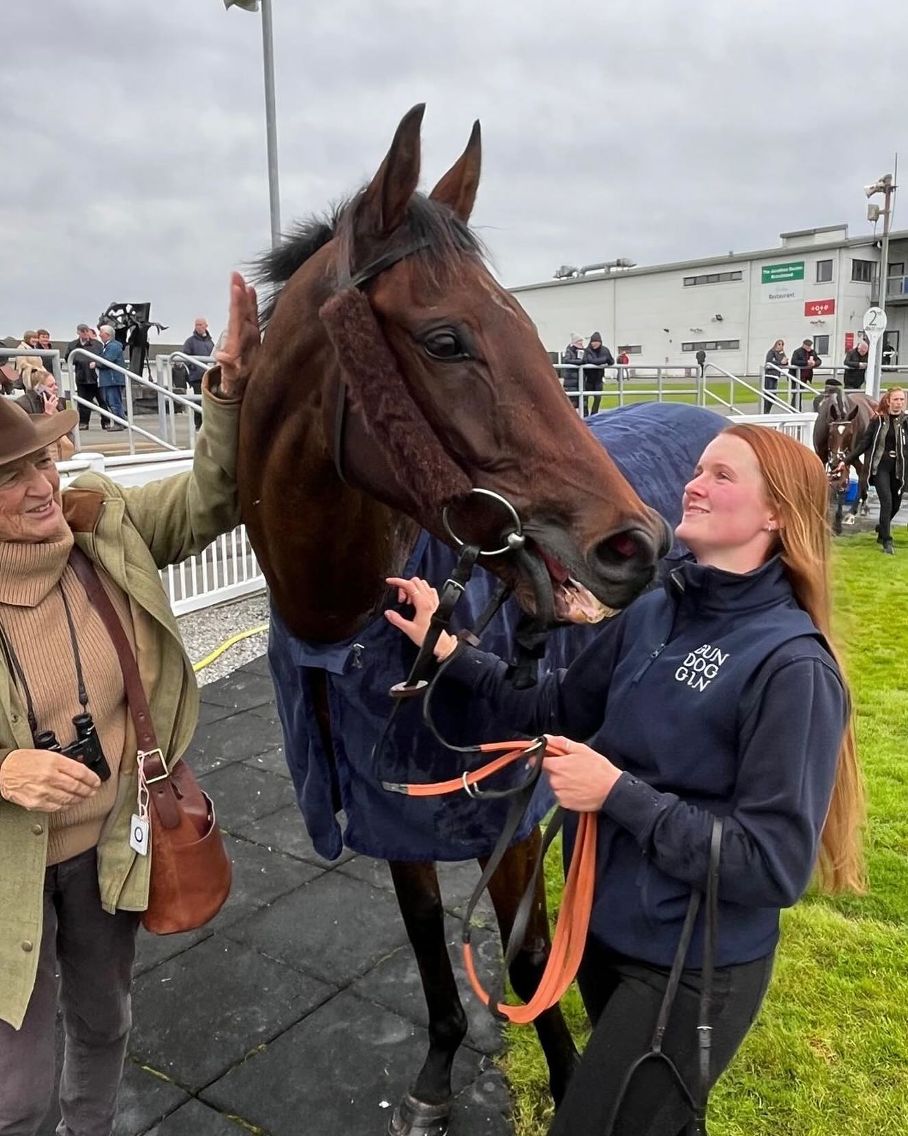 ❤️💙Issam💙❤️ 4th in the Welsh Champion Hurdle - WELL DONE all 🙌 #nationalhuntracing #teamsymonds #thomassymondsracing #dasoncourt #welshchampionhurdle #redmillshorsefeeds #gundoggin