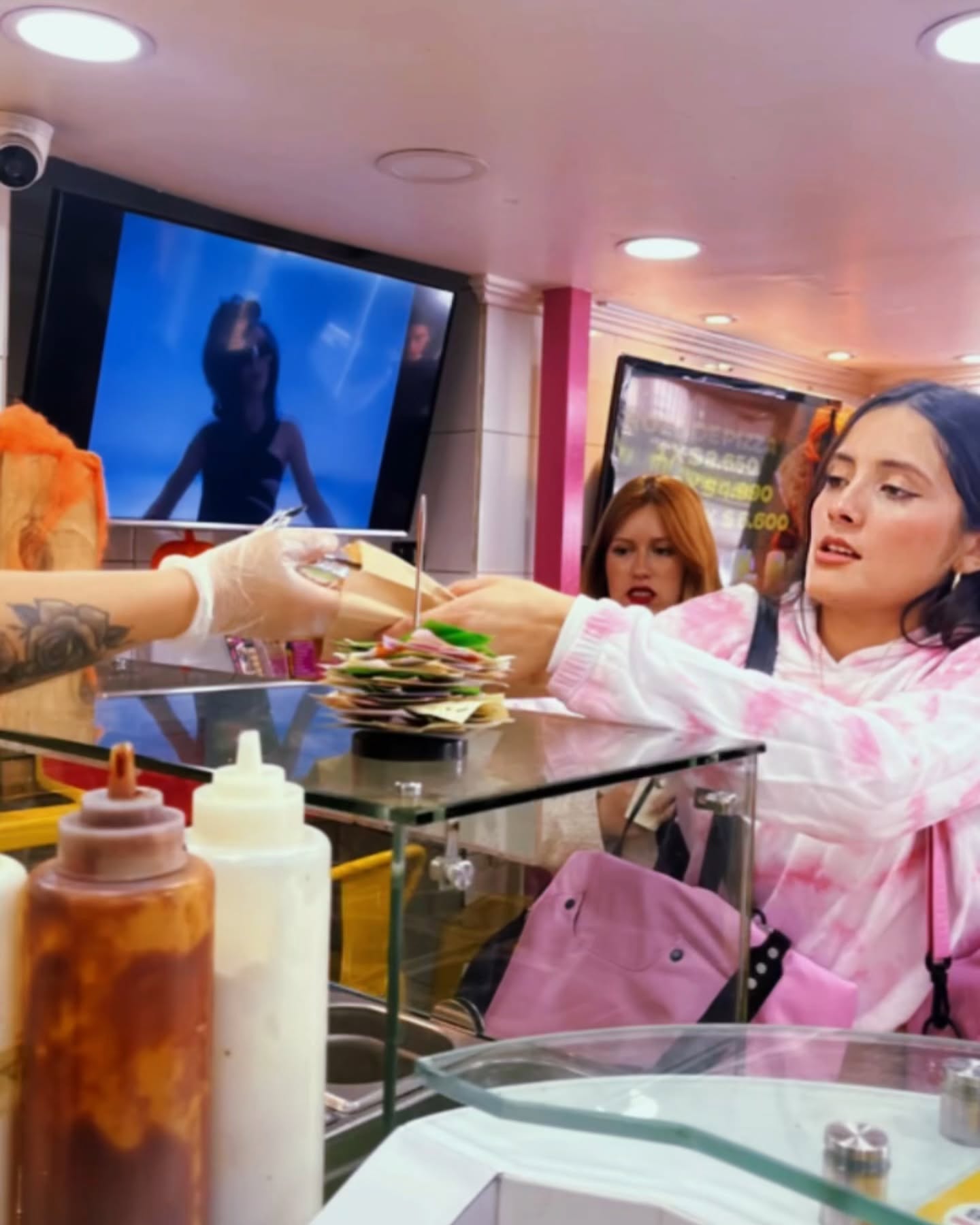 MUCHAS GRACIAS NUEVAMENTE AMIGOS XL
Por su apoyo incondicional en estos largos años !!!
Ya saben niveles son niveles 🎵 💚✨
#pizzas #pizzasxl #ecuador #estacioncentral #estacion #metrousach #metroecuador #metroestacioncentral #pizza #regreso #chile #santiago #deregreso #pizzasxl #lovepizzasxl #localpizzasxl #pizzaxl #calleecuador #regionmetropolitana #terminaldebuses #pizzas #2024 #papasfritas🍟 #usach #universidaddesantiago