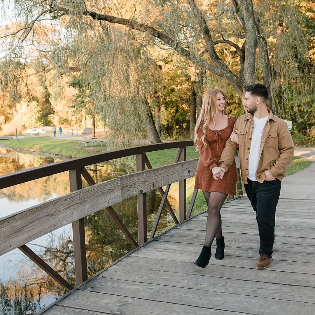 Alyssa & Joe's Engagement session 🍁
I love it when I vibe with my clients, and being with these two last week really drove that home. We spent literally the entire time laughing our asses off!
I don't know how we'll top this gorgeous in every way day, but somehow I know their wedding day will absolutely find a way 😍
.
.
.
#engagementsession #engagementphotography #weddingphotographer #michiganweddingphotographer