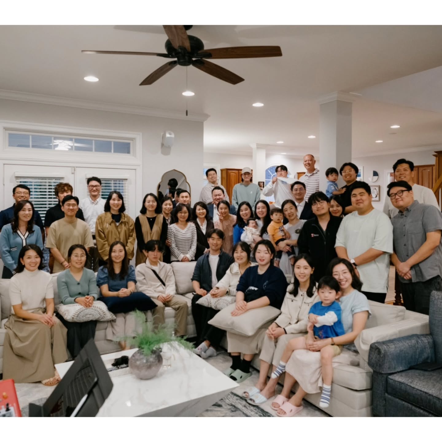 Deep and Wide Foundation 설립 2주년 감사예배
"그러므로 너희가 그리스도 예수를 주로 받았으니 그 안에서 행하되 그 안에 뿌리를 박으며 세움을 받아 교훈을 받은 대로 믿음에 굳게 서서 감사함을 넘치게 하라" (골로새서 2:6-7)