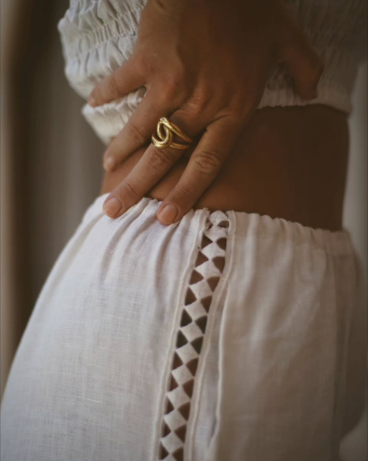 Rooted in nature, made with love in Bali 🌿 These linen pants are locally crafted with care, using the finest natural materials.
Client: Ay The Label ✨