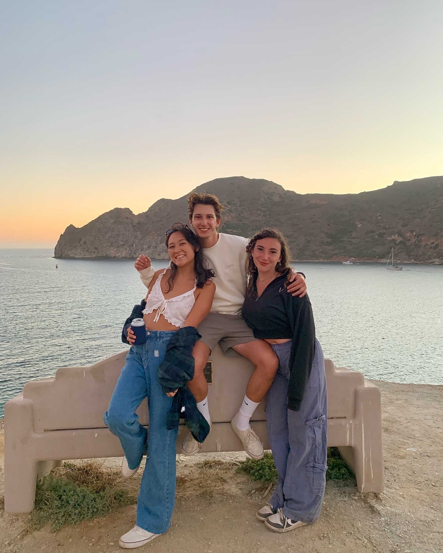 Photos from sea level 🌊🦀 (Swipe to the end for my spirit animal)