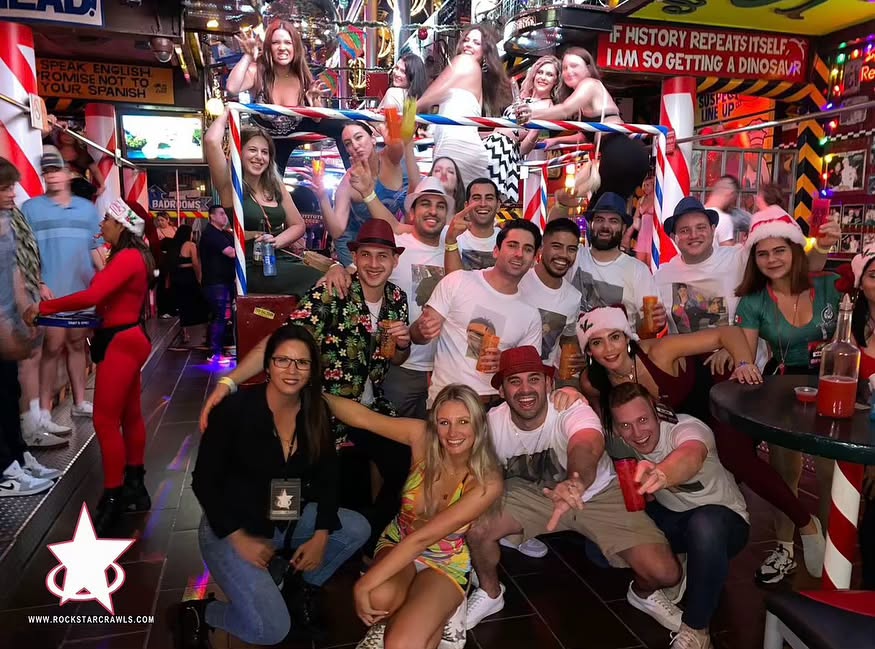 Grab all your boys and get ready for Saturday night🍻🎉 It’s time to drink the night away while dancing to the best music around!💃🏽
#cabo #cabosanlucas #cabosanlucasmexico #cabosanlucasmexico🇲🇽 #nightlife #nightphotography #drinks #dancing #party #boysnightout