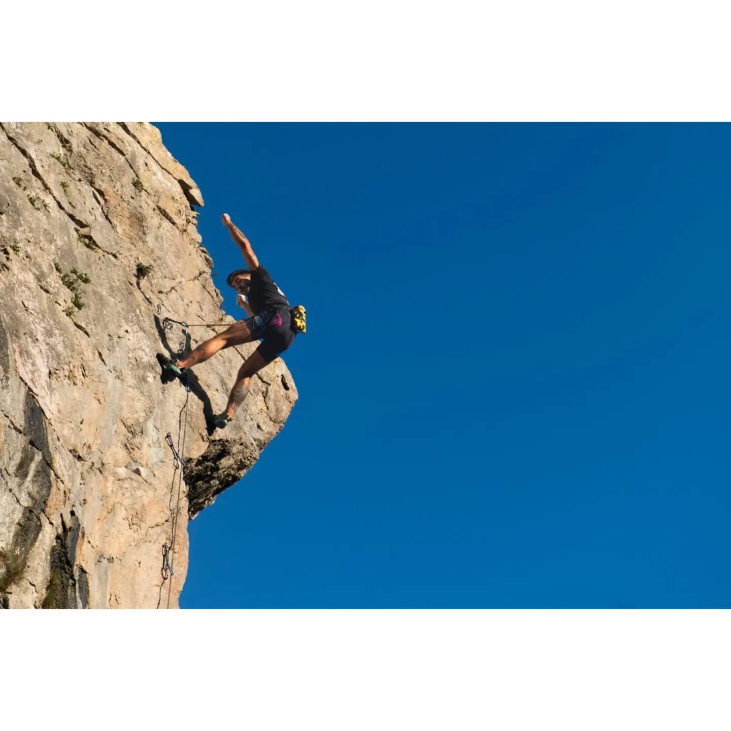 Nice day at Ansteys this weekend. Great getting to watch @natureboyconnor send his project - Might and Main 6c+
#climbing #sportclimbing #outdoors #adventurephotography #climbingphotography #photography #sportphotography #climber #photo #adventure