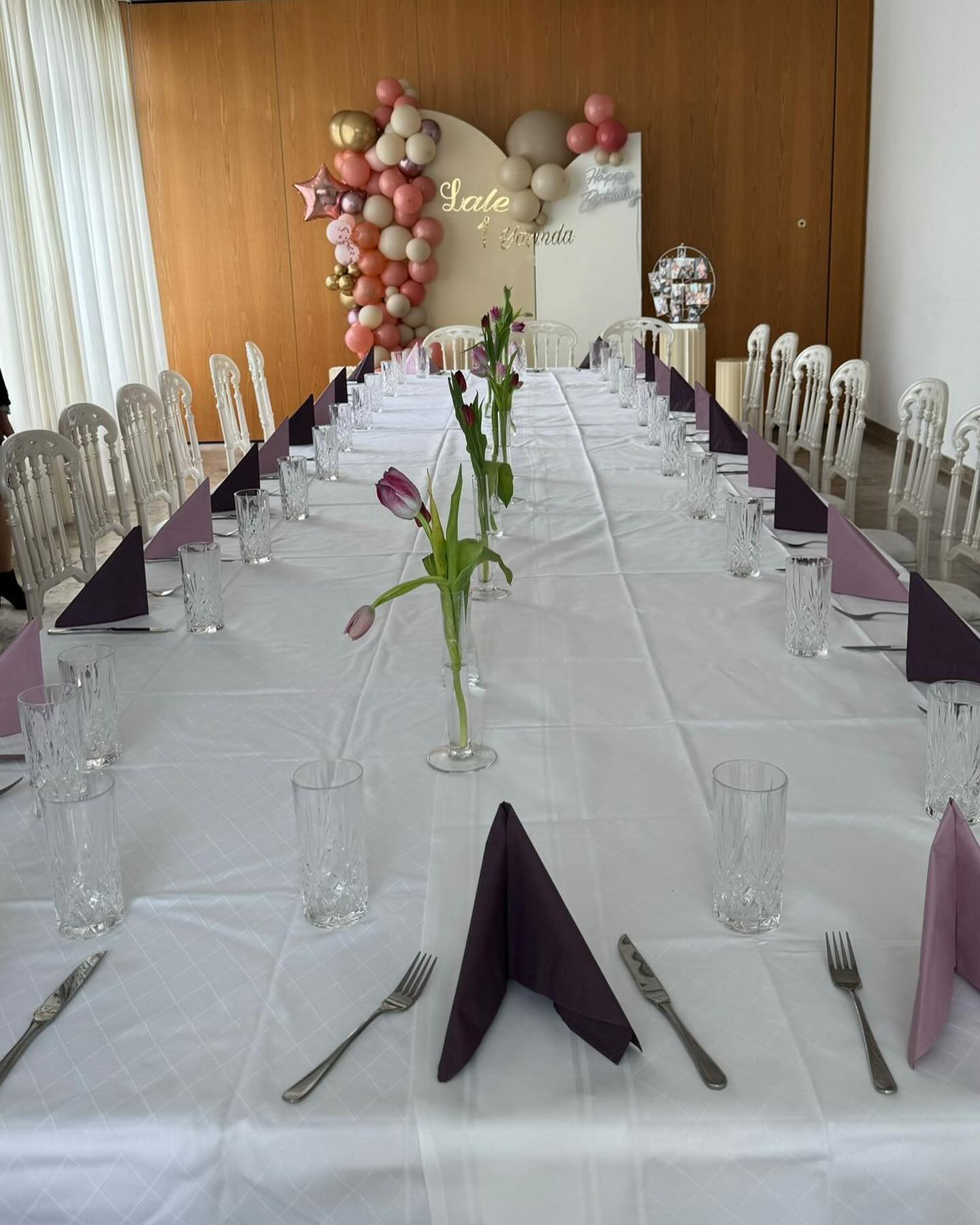 Ob Geburtstag, Tagung oder jede andere Feierlichkeit – bei uns seid ihr goldrichtig, denn wir machen aus jedem Anlass etwas ganz Besonderes!” Unser kleiner Raum🍀
#geburtstag #fy #fyp #augsburg #aystetten #günzburg #donauwörth #b2 #b17 #augsburgcity #dasing #aichach #bobingen #augsburgetkinlikleri #dekorationaugsburg #weihnachtsfeier #tagung