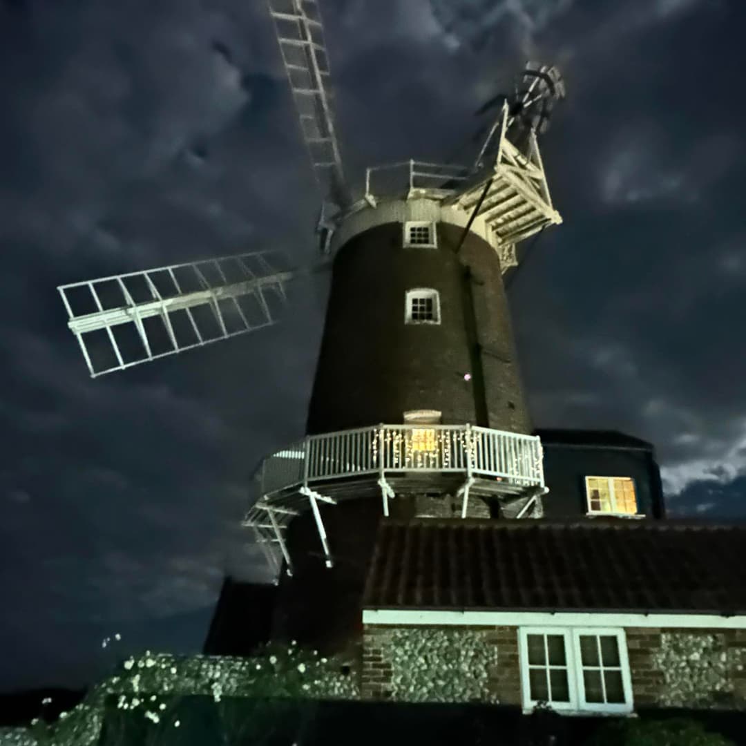 We were at the beautiful and amazing @cleywindmill on Friday. Thank you everyone who was there for being such a fun and appreciative audience! I need to credit Linda Emmison for the majority of these photos, including the one of the windmill! See you in December, Windmill Sleuths! #murdermysterydinner #murdermysterynorfolk #norfolkfoodanddrink #immersiveexperience #buylocalnorfolk