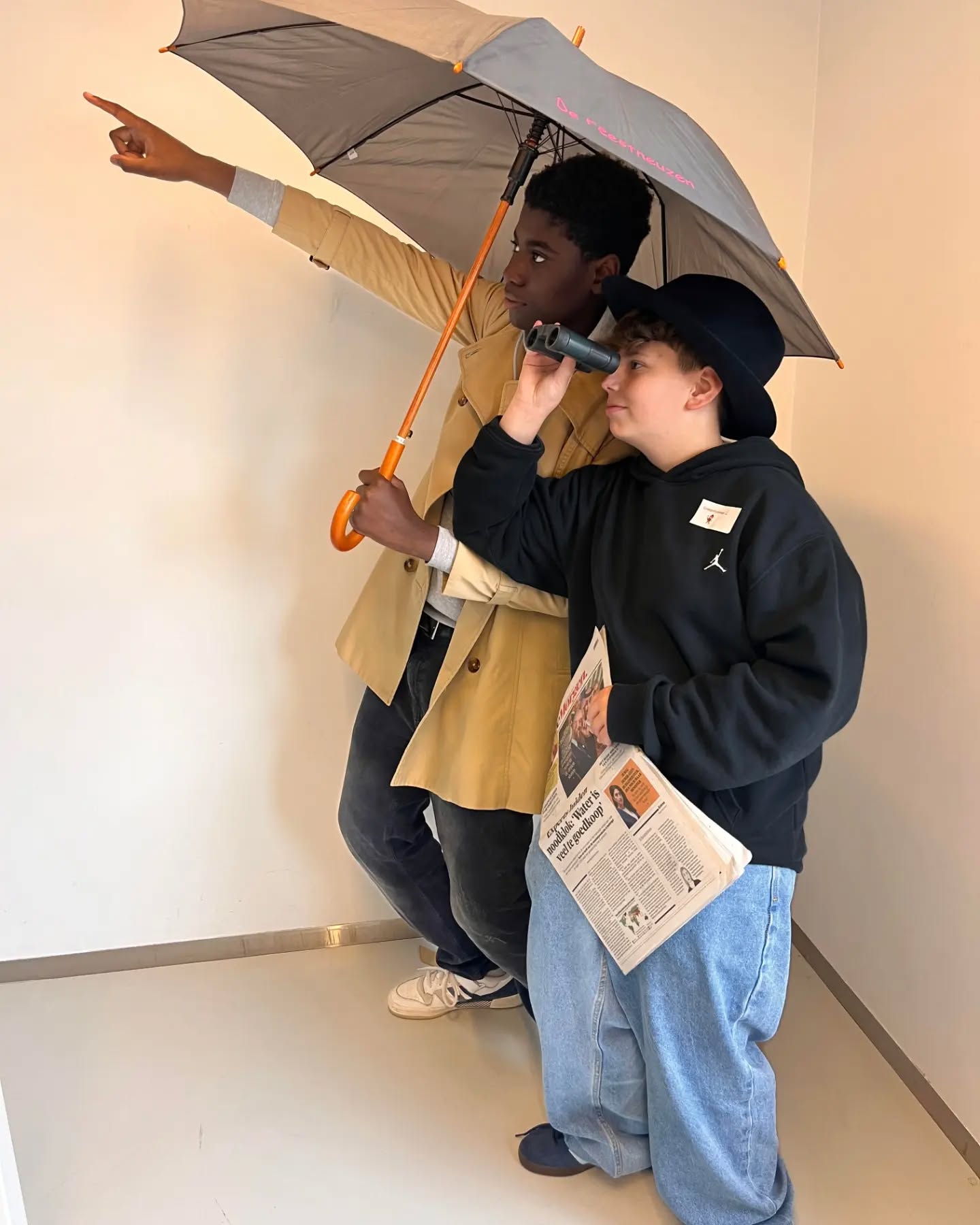 Onze leerlingen van het tweede jaar hebben het OLC en de nieuwe OLC-website leren kennen met het speurneuzenspel. Ze gingen op zoek naar de plaatsen waar speurneus Snuffel allemaal geweest is en verzamelden attributen. ๐๐
Als afsluiter mochten de leerlingen een foto maken met de attributen! De creatiefste foto werd beloond met een leuke prijs. ๐๐ธ
#openleercentrum #speurtocht #sai #saiaalst