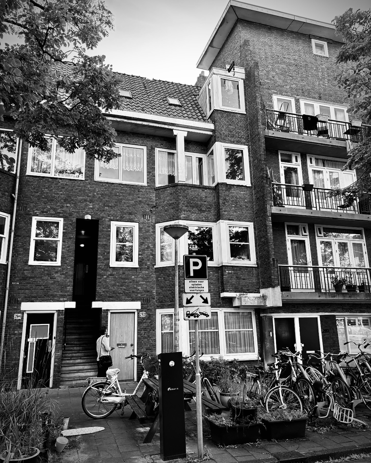 New design project for 3 apartments on the Orteliusstraat. Coming up for sale later, interested? Send me a DM.
#interior #interiordesign #bespokeinterior #architect #archilovers #archidaily #homedesign #homedecor #homedecoration #instahome #interiorlovers #interior123 #realestate