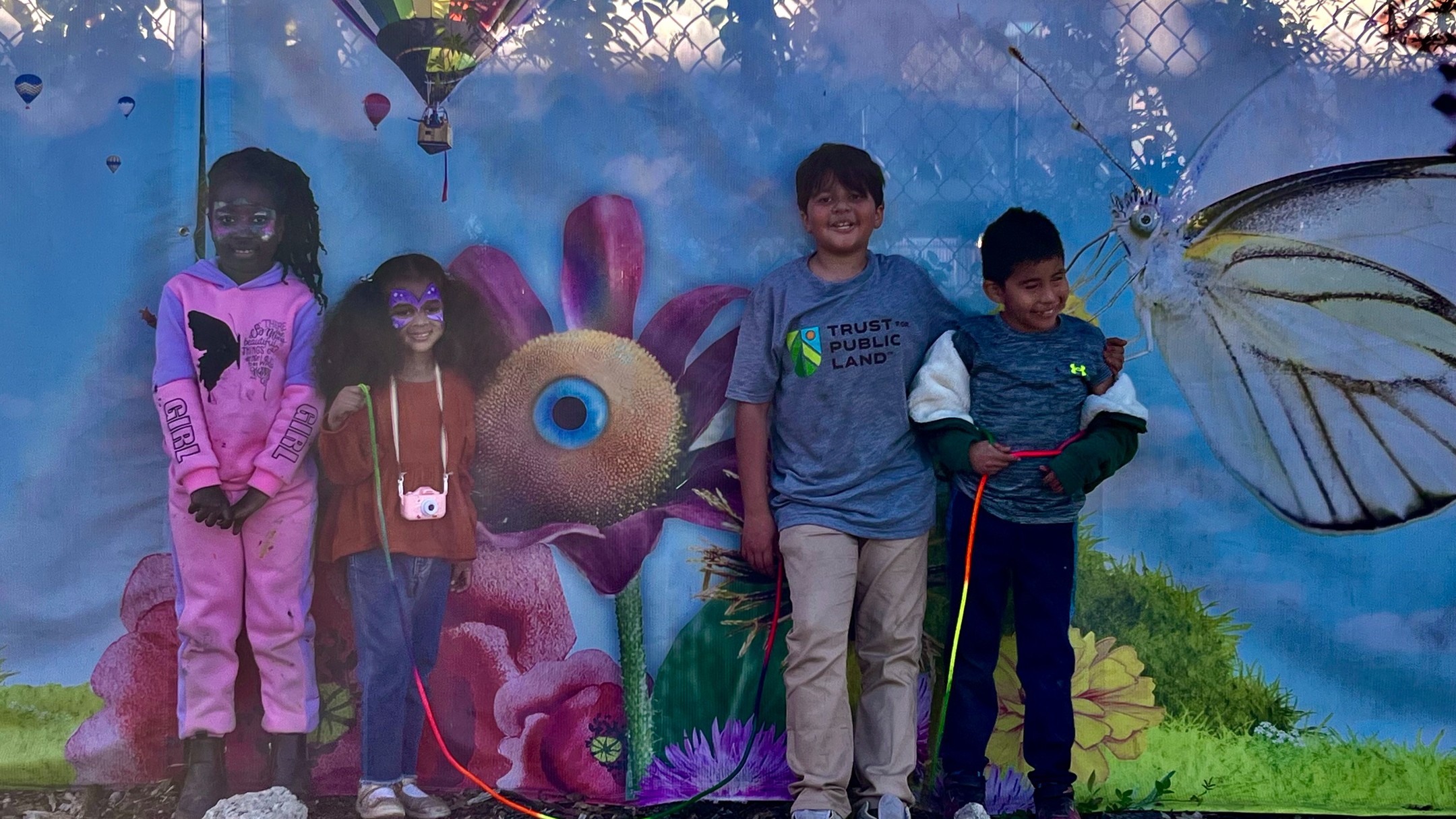 Great little celebration at Sliver by the River this past Saturday!
A couple of cuties standing in front of a part of my fence mural!
#ctmurals #muralartists #butterflies #festivals #flowers #eyes #ctartists #bridgeportct #fairfieldcountyct