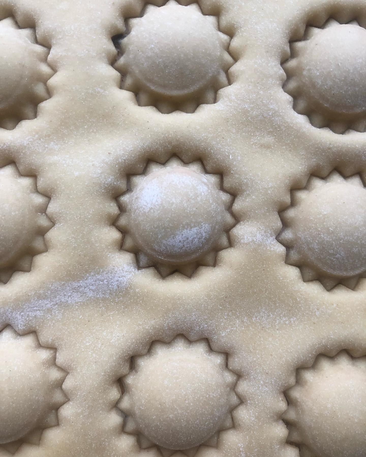 Stamp stamp stamp, stamp stamp stamp, stamp the pasta, stamp the pastaaa (who know the tune just by reading?). These brass ravioli stamps come in three sizes and I just can’t drive which one I like best. What do you think?
•
•
•
•
•
#freshpasta #pastafresca #homemadepasta #pastalovers #foodie #eattheworld #foodforthesoul #goodmoodfood #pastalover #feedfeed #italiancooking #onmytable #girlswithgluten #chosepasta #foryoupage #explore #workshop #pastatools #italiantools #brasspastatools #madeinitaly