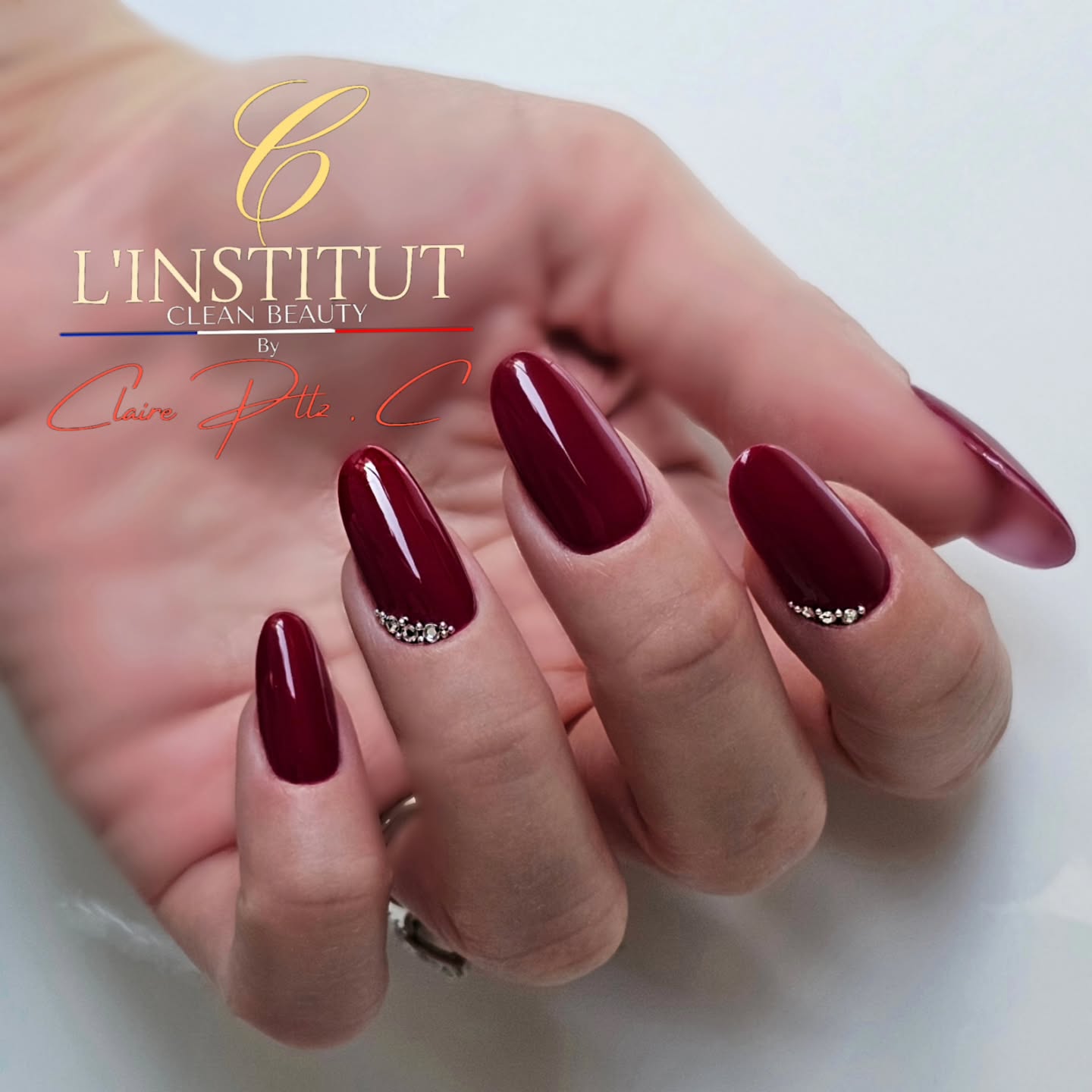 La technique SIGNATURE, Alliance de la finesse et de la solidité Pour des Ongles Fins & Forts .
- SET LUXURY 🖤💎
- 300 couleurs disponibles💅
⚜️ 𝐂 -𝐋'𝐈𝐍𝐒𝐓𝐈𝐓𝐔𝐓 𝐂𝐥𝐞𝐚𝐧 𝐁𝐞𝐚𝐮𝐭𝐲 ⚜️
SOINS - ONGLERIE - BEAUTE DU REGARD - ÉPILATIONS
📆 𝗥𝗗𝗩 👉 lien en bio
🚘 A 5 min du centre ville de VALENCE
🅿️ PARKING PRIVATIF GRATUIT🫰
🚍 BUS Citea 4 ou Citea 8 🛑 Demande Arrêt :
🚸Centre commercial ou 🚸Pierre blanche
📍1310 Avenue de la République
07500 Guilherand-Granges
(En face de Auchan et Norauto)
BESOIN DE CONSEILS OU AUTRE DEMANDE ⁉️
Si aucune disponibilité ne vous convient, ou vous ne savez pas quelles prestations choisir, merci de laisser un message au : 07.81.13.48.24
.
.
.
.
.
.
.#valence26
#onglerievalence
#guilherandgranges
#manucrurerusse
#nailart #nailartist #salondebeaute