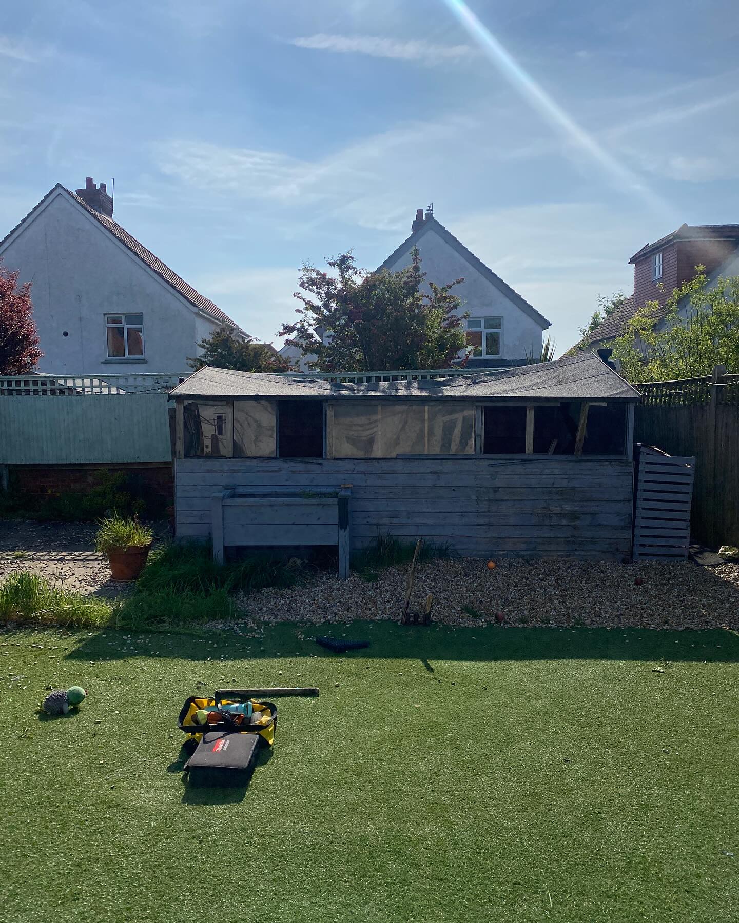 Demolishing a very old unstable large shed in a garden in Hove.
#shed #demolish #gardencleanup #gardenclearance