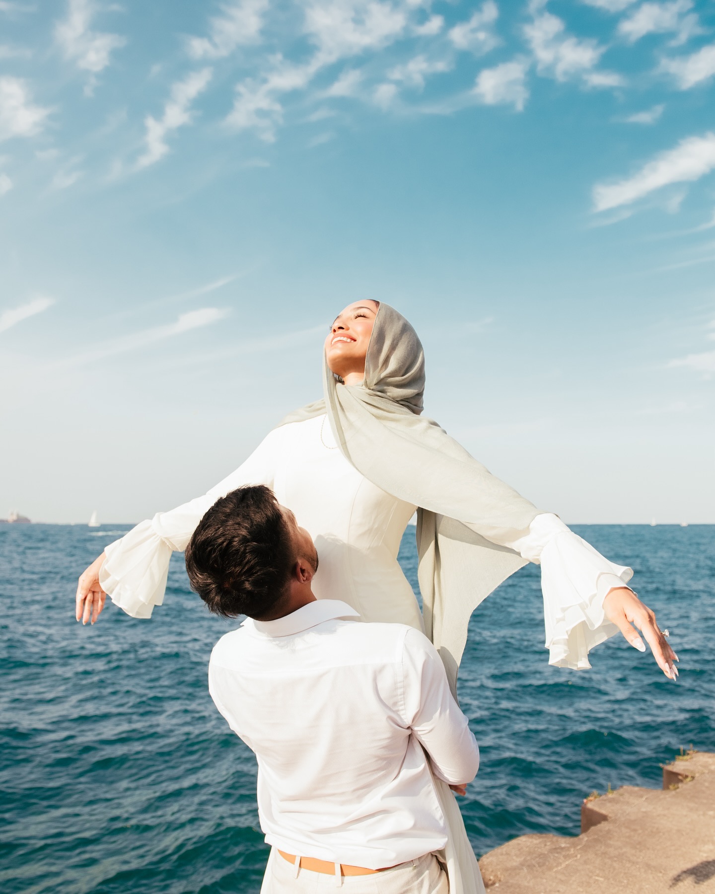 blue water, clear skies, and love that makes you feel free and alive
.
.
.
.
#chicagophotographer #destinationweddingphotographer #chicagoweddingphotographer #chicagoportraits #weddingphotographer #luxuryweddingphotographer #rameenawanphotography