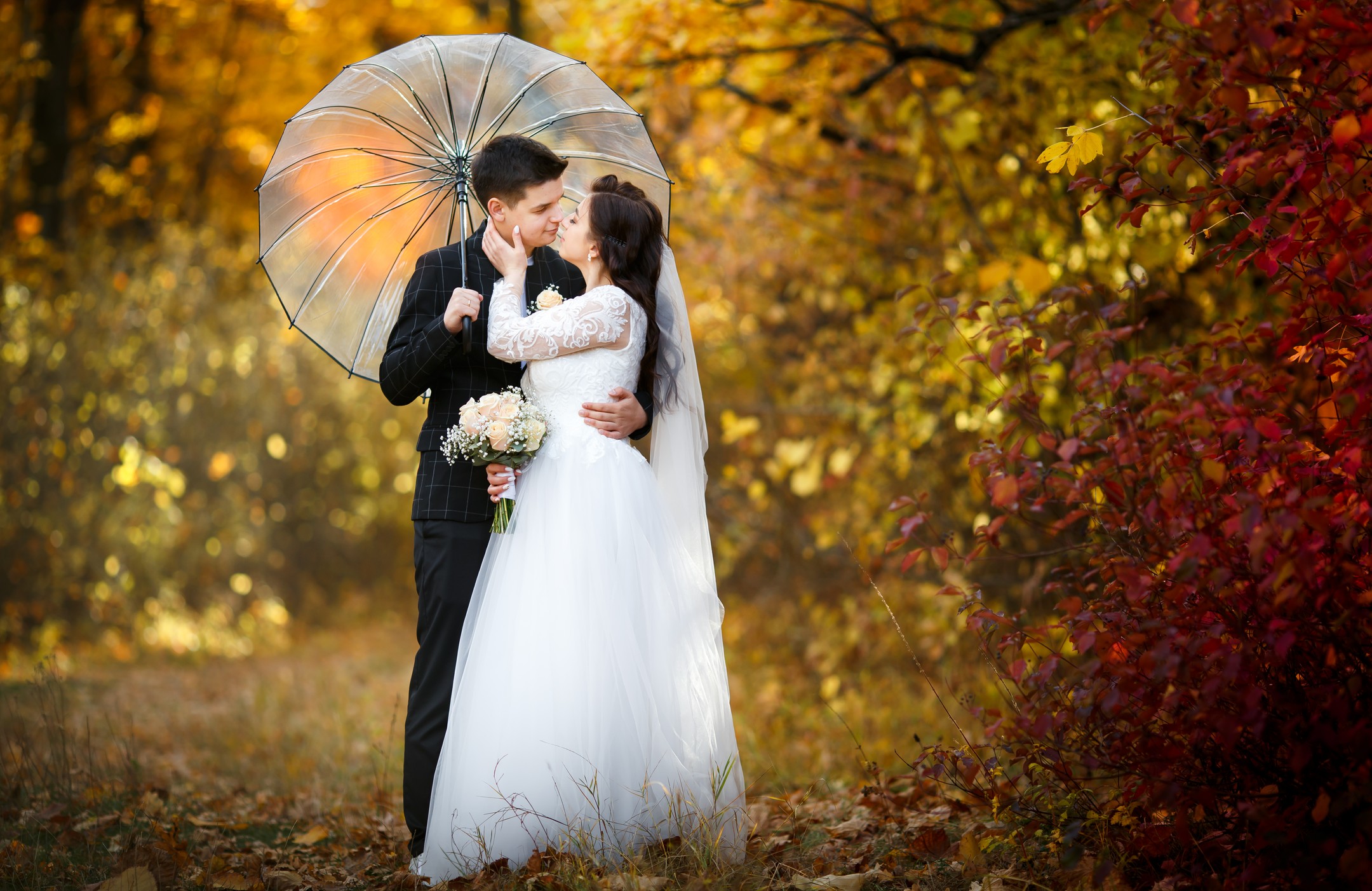 🇫🇮 2 vuotta Suomessa 🇫🇮
Olen asunut täällä jo kaksi vuotta ja huomaan joka päivä, että suomen kieli on todellinen haaste! Niin monta sijamuotoa, erikoisia sanoja ja kielioppi, joka välillä tuntuu loputtomalta labyrintilta! 😅 Mutta juuri siinä piilee mielenkiinto.
Jokainen pieni voitto – oli se sitten kyltin ymmärtäminen, asiointi kaupassa tai lyhyt keskustelu naapureiden kanssa – ilahduttaa ja inspiroi jatkamaan eteenpäin. Suomen kieli ei ainoastaan auta ymmärtämään paremmin paikallista kulttuuria, vaan tuo myös itsevarmuutta arkeen.
Se vaatii todella aikaa ja kärsivällisyyttä, mutta jokainen saavutus alkaa pienistä askelista. Ja jokaisen uuden sanan myötä Suomi tuntuu aina vain läheisemmältä!
Lisää kuvia sivustolla www.didykmaksim.com
#weddingphotographervantaa#weddingphotographerhelsinki#photographerespoo#photographerhelsinki#helsinkiphotography#valokuvaajaespoo#valokuvaajavantaa#valokuvaajahelsinki#weddinghelsinki#weddingespoo#hääkuvaajaturku#hääkuvaajaespoo#hääkuvaajavantaa#hääkuvaajahelsinki#фотографхельсинки#свадебныйфотографхельсинки#perhekuvaajahelsinki#perhekuvaajaespoo#perhekuvaajavantaa#perhekuvaushelsinki#perhekuvausespoo#weddingphotographerespoo#finlandweddingphotographer#häät2025 #hääkuvaaja#hääkuvaajat#hääyrittäjät#perhekuvaus#valokuvaajatsuomi#hääkuvaajat