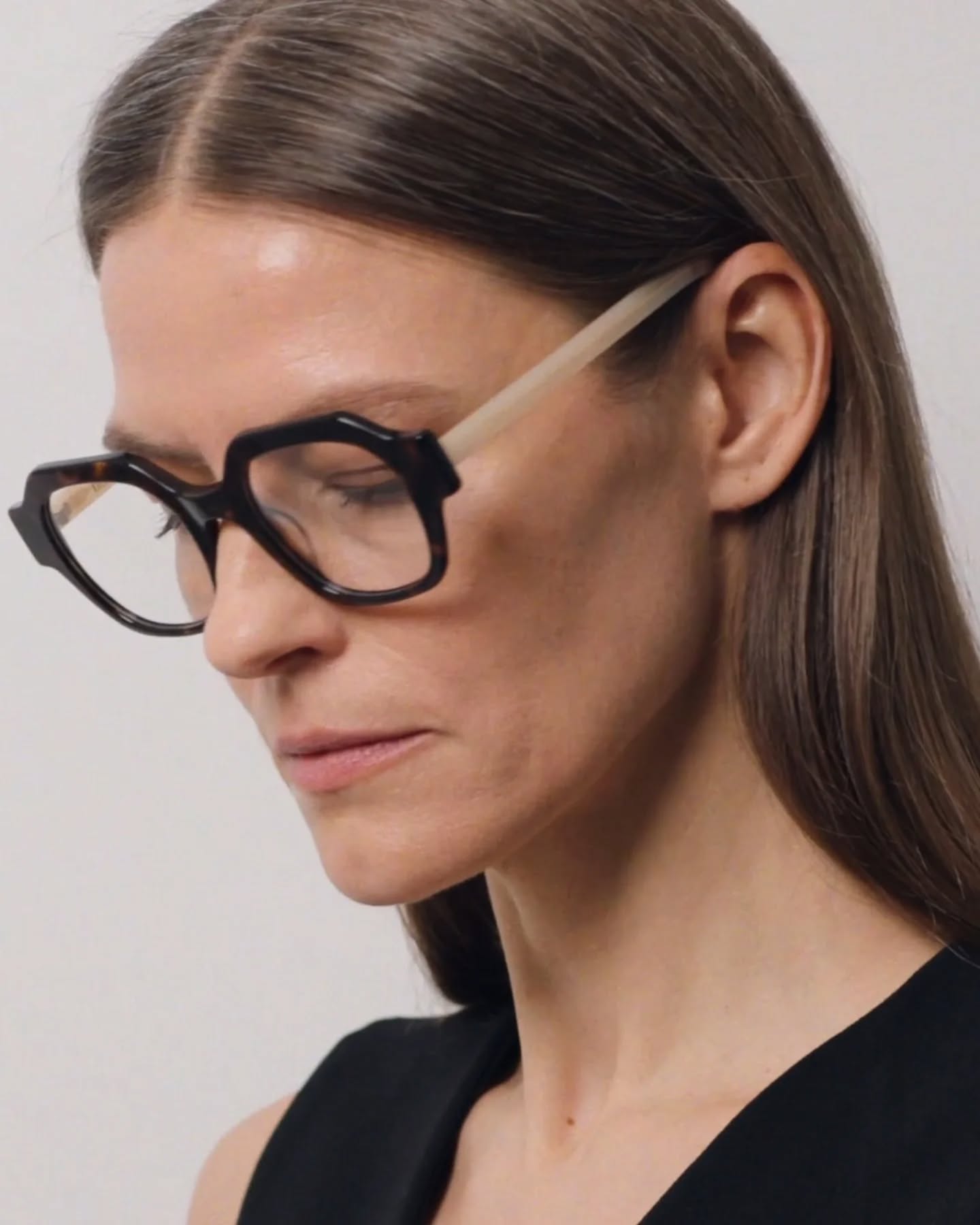 L'élégance de la collection Kaleos .
On vous attend en magasin pour découvrir la collection .
#kaleoseyehunters#lunettes#optique#beautiful
#design #leslunettesdebenjamin#lunion#eyewear