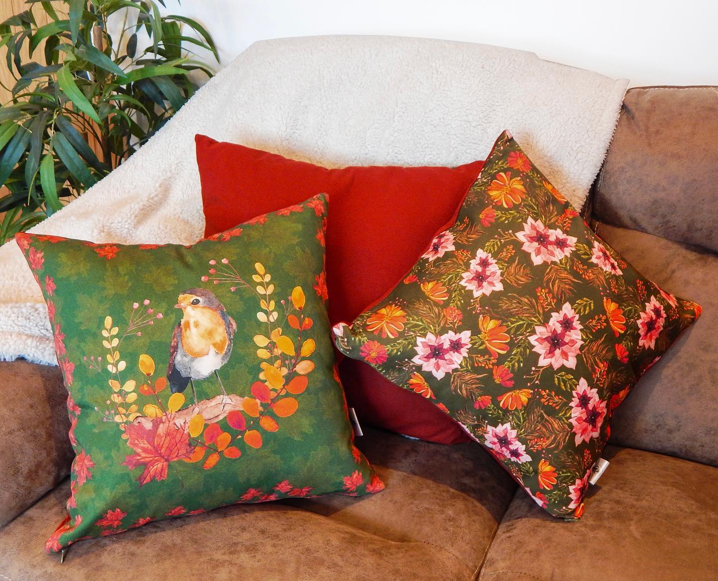 Autumn cushions. Perfect colours for Autumn and Winter for sale on my website, link in my bio. #autumnstyle #winterstyle #textiledesign #textiles #handmade #handpainted #smallbusiness #interiordesign #livingnorth