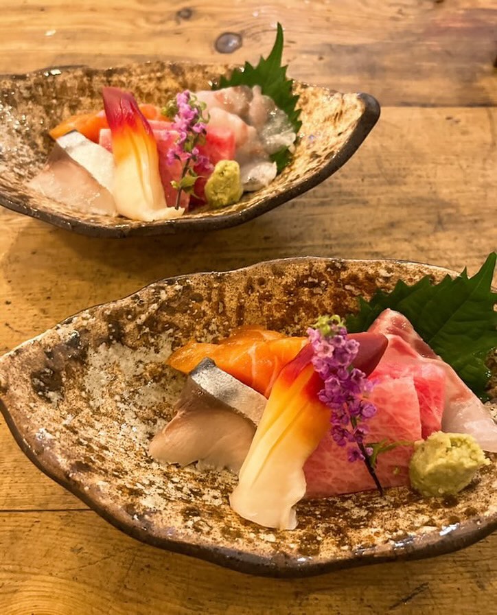 Our flesh and beautiful food art is here✨✨✨
#kaiseki #japaneserestaurant #sashimi #japanesefood #camdentown #london #food #camdentownfood #yokoya #日本食ロンドン #ロンドン #懐石 #懐石料理#yokoyalondon