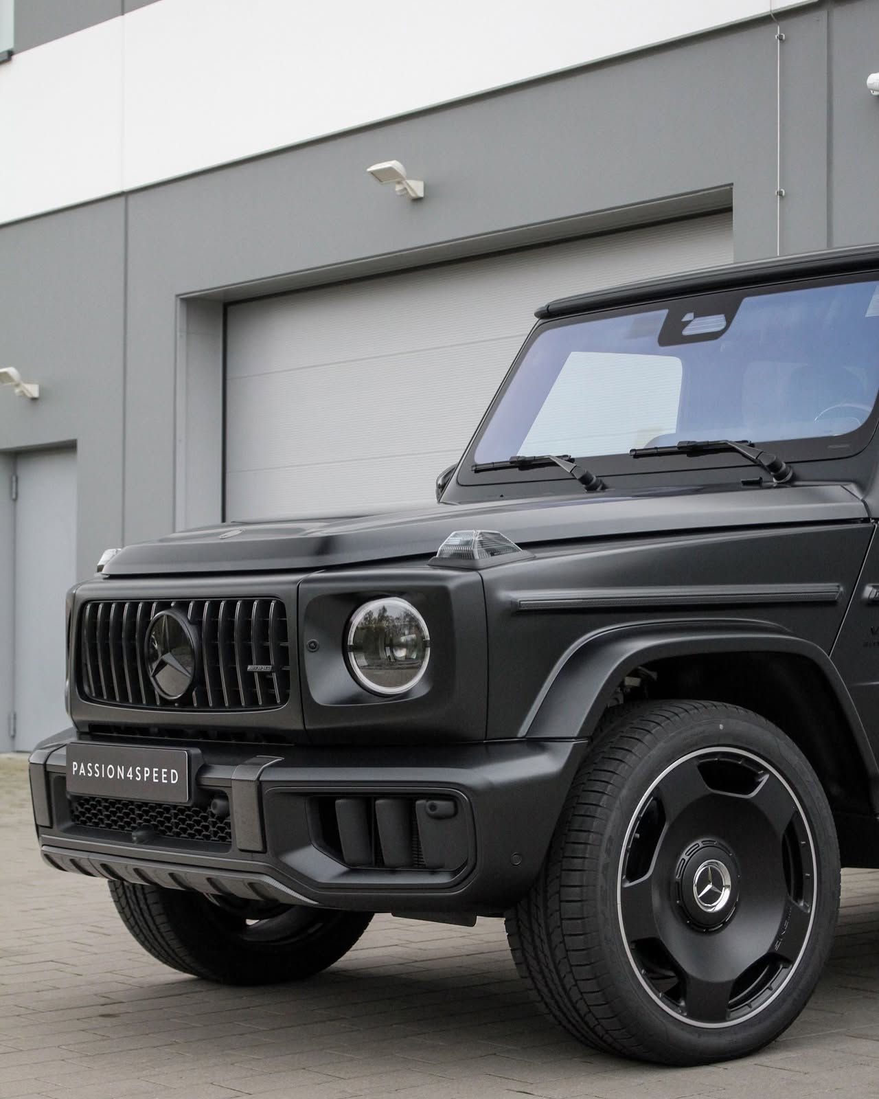 Mercedes-Benz G 63 AMG
- Motor: 8-Zylinder Biturbo V-Motor
- Hubraum: 3.982 ccm
- Leistung: 445 kW (605 PS)
- Getriebe: 9-Gang Automatikgetriebe
- Antrieb: Allrad
- Leergewicht: 2.565 kg
- Beschleunigung (0 - 100 km/h): 4,4 sec
- Höchstgeschwindigkeit: 220 km/h
Sold!
#mercedes #mercedesbenz #mercedesamg #mercedesg63 #g63 #g63amg #gwagon #amg #amgperformance #mercedeslovers #amgpower #passion #speed