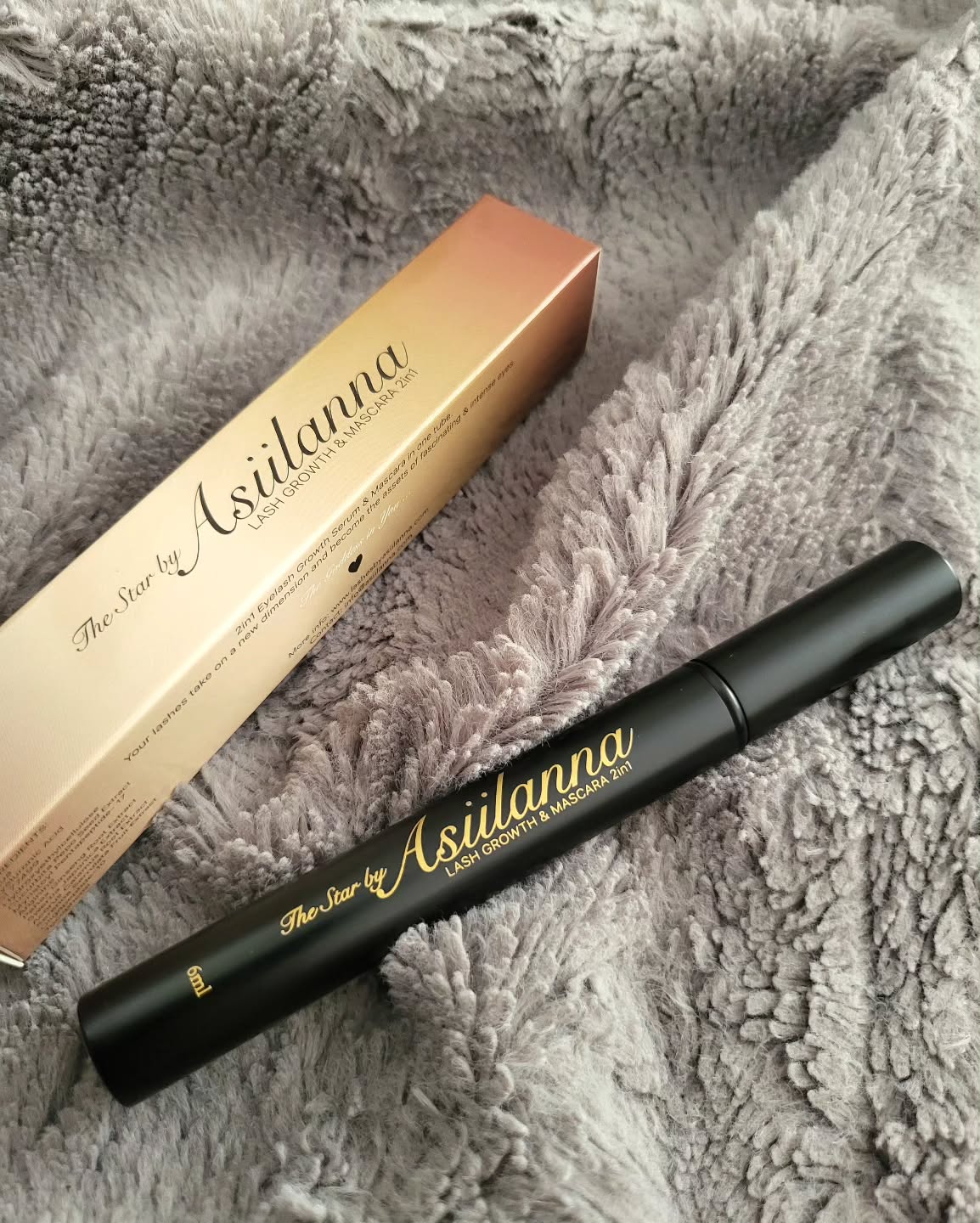 New formulation mascara with
plant extracts & peptides.
Very light, you barely feel it. Soft
when touched with fingers. For
sensitive eyes. Weatherproof. Holds
moisture and, therefore, doesn't flake
and dust under eyes. All day and more
covered! In bonuses, it gives vitamins
& nutrients for healthy and mild lash
growth. Easy removal with only hot
water. No makeup remover. Travelfriendly.
No panda eyes.
🌿♾️🔱
If you are a fan of natural, classy & long lashes, without clumps,
then this product is right for you! 🌿
#mascara #lashgrowthandmascara #healthymascara #lashesbyasiilanna # mascaraserum2in1