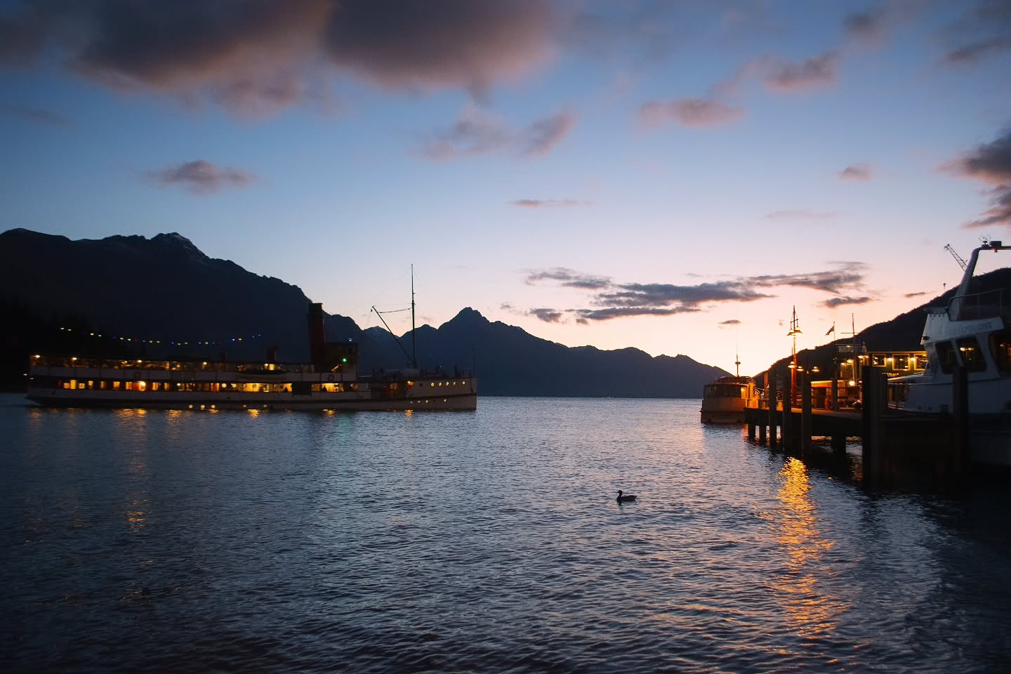 ✨ Evenings at Perky's with the stunning TSS Earnslaw in the backdrop! 🌅