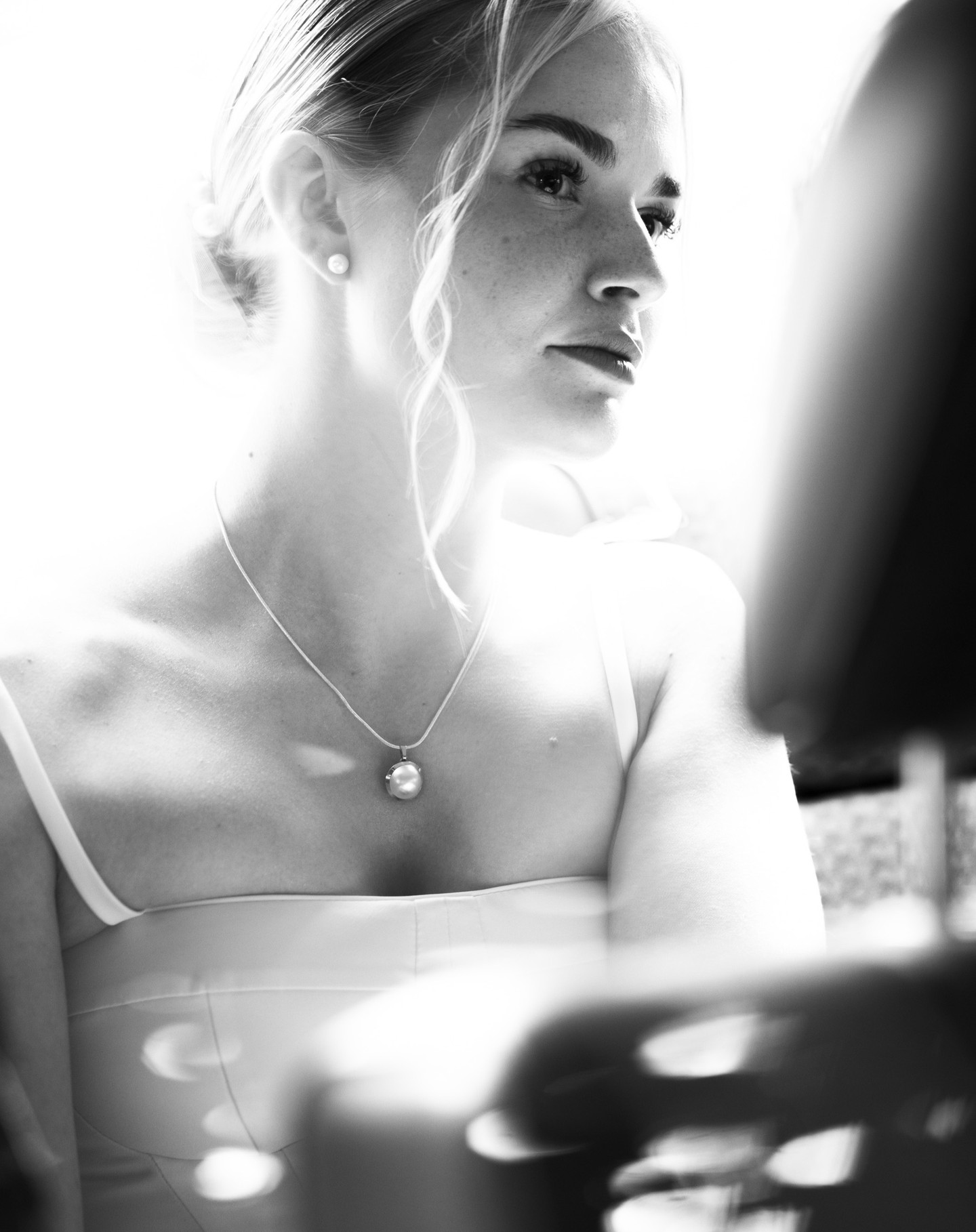 Ankunft der Braut. Hochzeit von Lisa & Julian in Mariensee in der Nähe Hannover. Geniale Location und eine wunderschöner Hochzeitstag im Sommer!
#hochzeitsfotos #hochzeitsfotograf #hochzeitsreportage #weddingpics #weddingphotography #brautpaar #brautkleid #lookslikefilm #hochzeitsfotoswürzburg #hochzeitsfotoshannover #hochzeitsfotografhannover
#hochzeitsfotografwürzburg #hochzeitsfotosfrankfurt #storytelling #storytellingphotography #mariensee #trauung