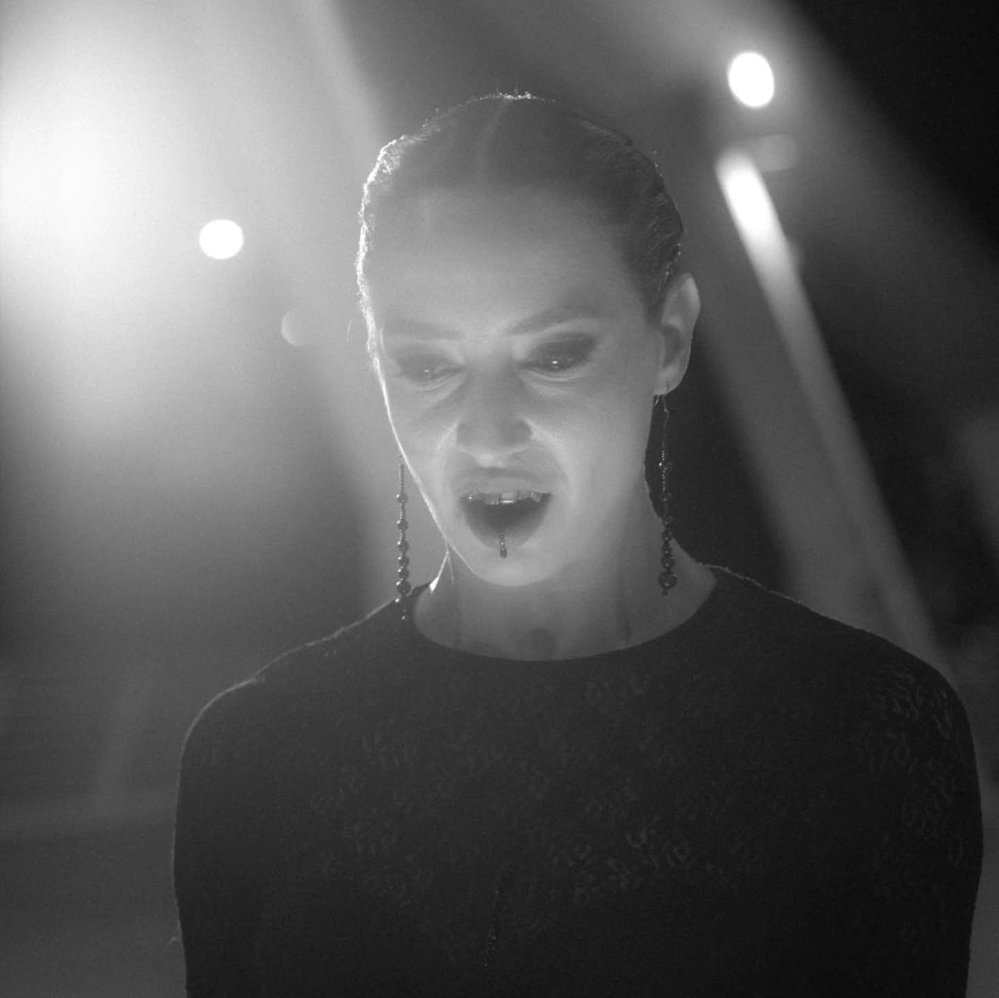 Credi di sapere come stanno le cose?
Ritenta.
Non è mai come sembra.
🔄 Repetition 🎬
#attrice #corto #film #recitazione #movie #set