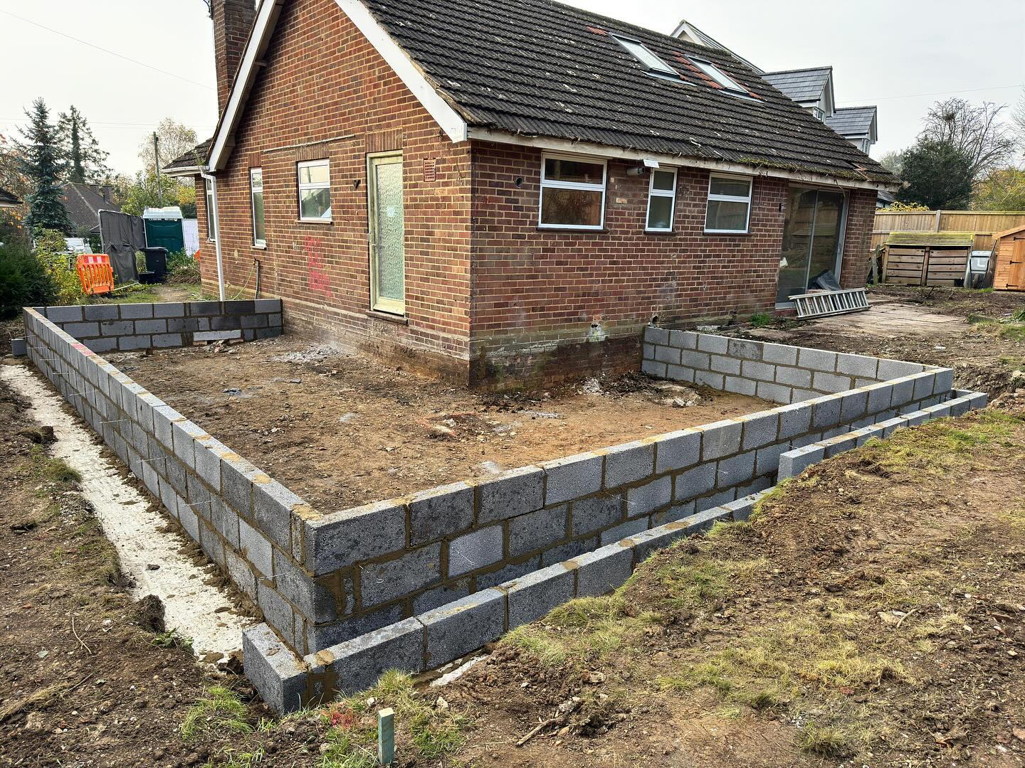 New job started now in harpenden a rear and side extension also complete refurb of interior with bungalow being turned into a two story house and a small front extension to come with all new landscaping front and back of property. Footings dug and concreted with help from @baseconcreteherts and @tandtgrabhire1 for all the muck away oversite scarped back and ready to be built up and blockwork walls built. #alderson #buikding #construction #andanotherone #concrete #muckaway #blockwork #brickie #groundwork