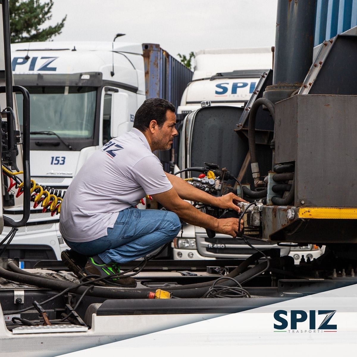 La sicurezza è una priorità assoluta per Spiz Trasporti.
🔧Grazie a un programma di manutenzione continua e scrupolosa dei nostri mezzi, garantiamo la massima affidabilità e precisione in ogni servizio. Ci impegniamo a mantenere i nostri veicoli in condizioni ottimali, assicurando così viaggi sicuri e puntuali, per soddisfare al meglio le esigenze dei nostri clienti.
•••••••••••••••••••••••
Safety is a top priority at Spiz Transport.
🔧Through a rigorous and continuous maintenance program for our fleet, we ensure maximum reliability and precision in every service. By keeping our vehicles in optimal condition, we guarantee safe and timely deliveries, meeting the highest standards for our clients.
#SpizTrasporti #Crescita #AmpliamentoUffici #Innovazione #Team #Clienti #Successo #Logistica #AmbienteDiLavoro