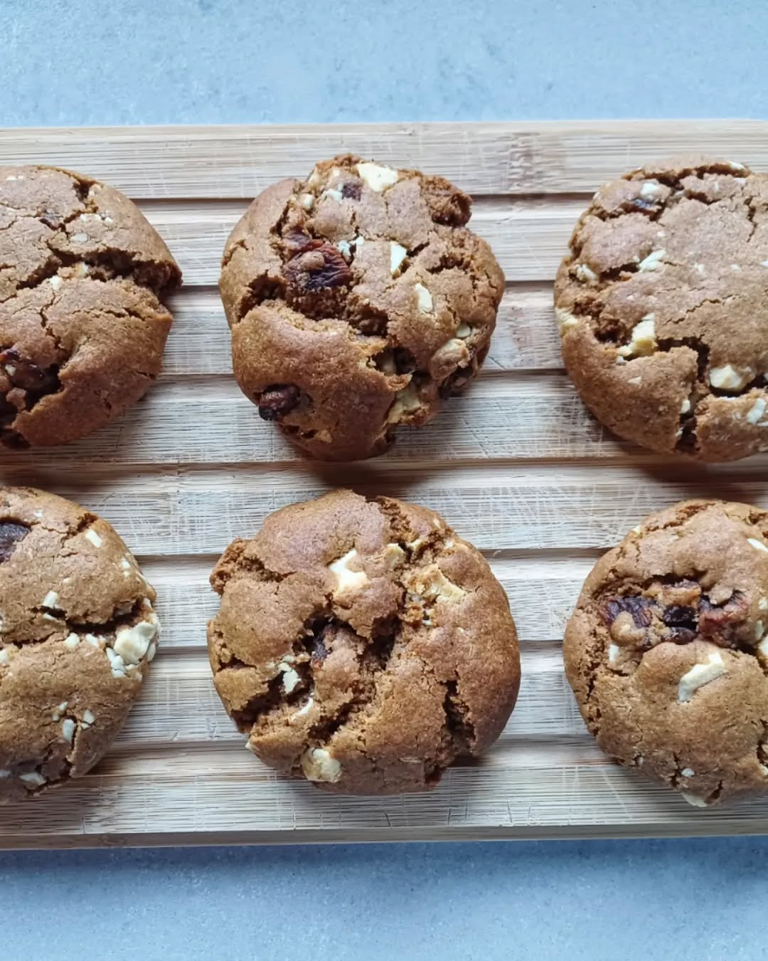 Pumpkin spice NY cookies with white choc & apricot 🎃🍪🍴I have been testing some cookie recipes recently and I love these!!
#chaletchef #chatel #cookies #skiseason #recipetesting
#portesdusoleil