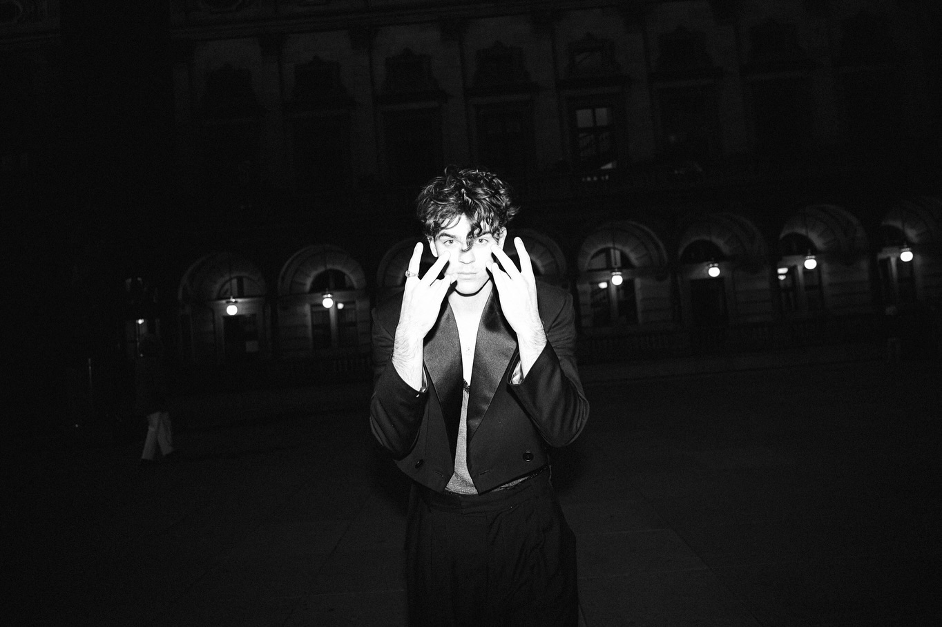 pre-show. wearing @michaelkovacik 🖤