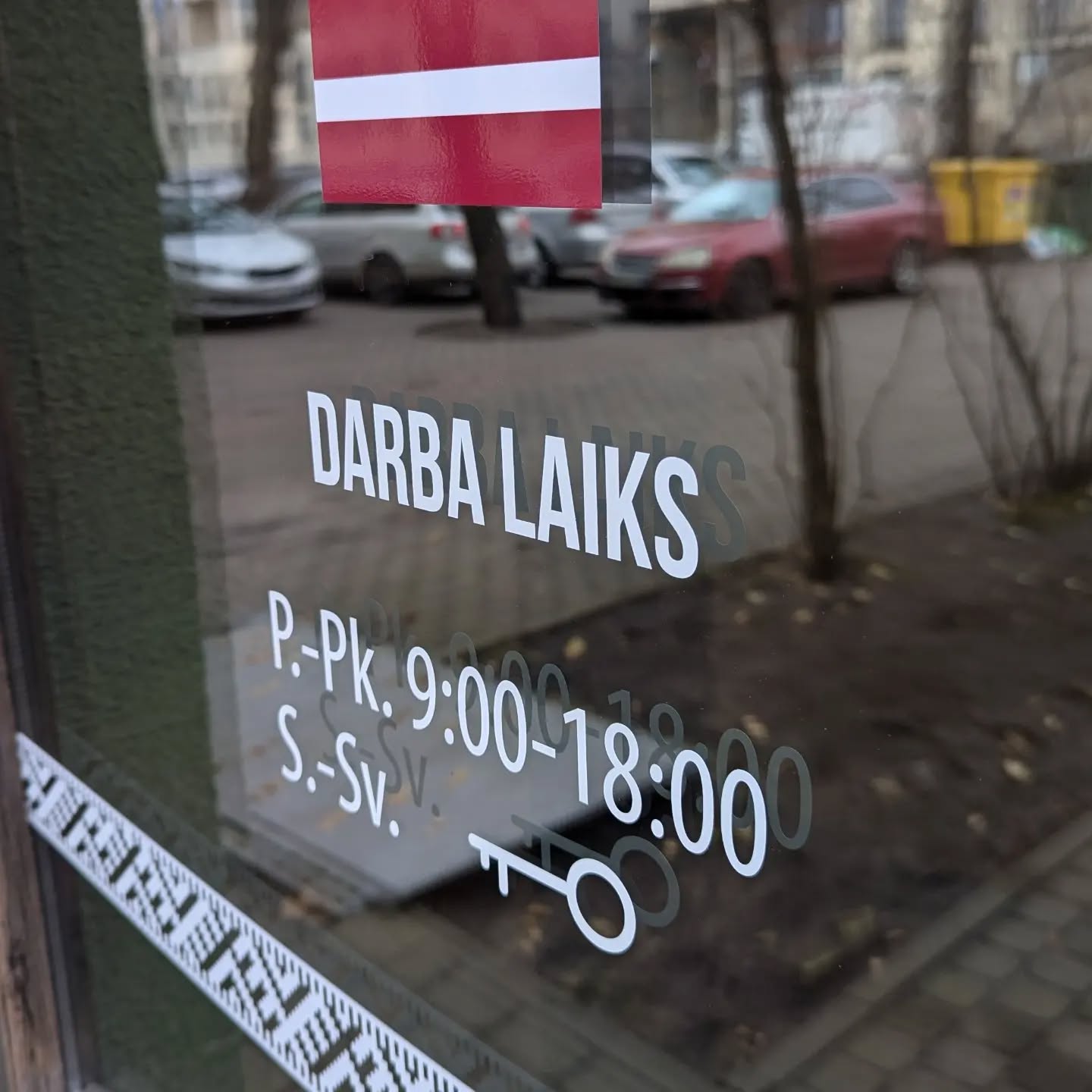Latvijas patriotisko svētku nedēļa ir klāt! 🇱🇻❤️
Ja nu gadījumā esi piemirsis izrotāt sava uzņēmuma skatlogus, mājas logu vai automašīnu ar uzlīmēm Latvijas karoga krāsās, latvju rakstu tematikā, dzejas rindām vai jebko citu, kas Tev saistās ar latviešu svētkiem, raksti uz info@stickerspot.eu!
Palīdzēsim Tev rādīt svētku gaisotni ar uzlīmju palīdzību! 🥰🤗🎉
#stickerspot #uzlīmjudruka #uzlimjurazosana #latviesuuzlimes #uzlīmeslatvija #uzlīmessvētkiem #uzlimjulaboratorija #svētkuuzlīmes #latvijassvētki #karoguuzlīmes