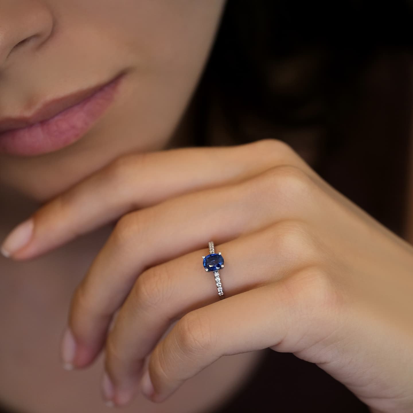 ✨️Neva: Safir ve Pırlantanın Büyüleyici Uyumu ✨
Aşkın ve zarafetin simgesi olan Neva yüzüğümüz, safirin derin mavisi ile pırlantanın ışıltısını bir araya getiriyor. Bu eşsiz tasarım, özel anlarınızı unutulmaz kılmak için mükemmel bir seçim. 💍💙
#Neva #Safir #Pırlanta #TektaşYüzük #Aşk #Zarafet #Mücevher #Takı #ÖzelTasarım