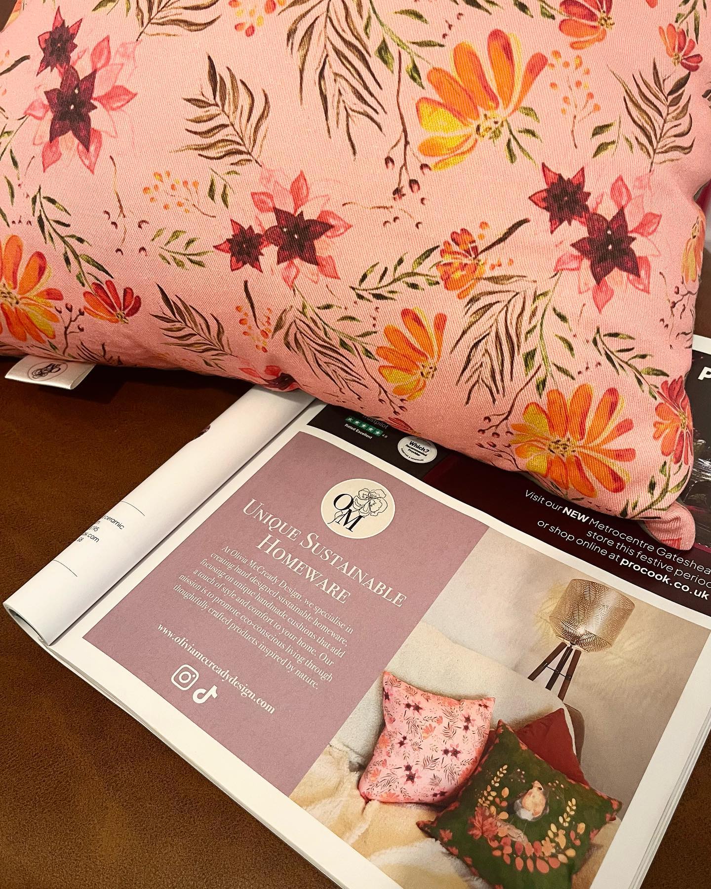 I’m advertising Olivia McCready Design and my Autumnal Cushions in the Living North magazine Christmas Issue. One of my cushion is also included in the editors gift guide! #livingnorth #livingnorthchristmas #giftguide #autumn #cushion #textiles #handmade #sustainable