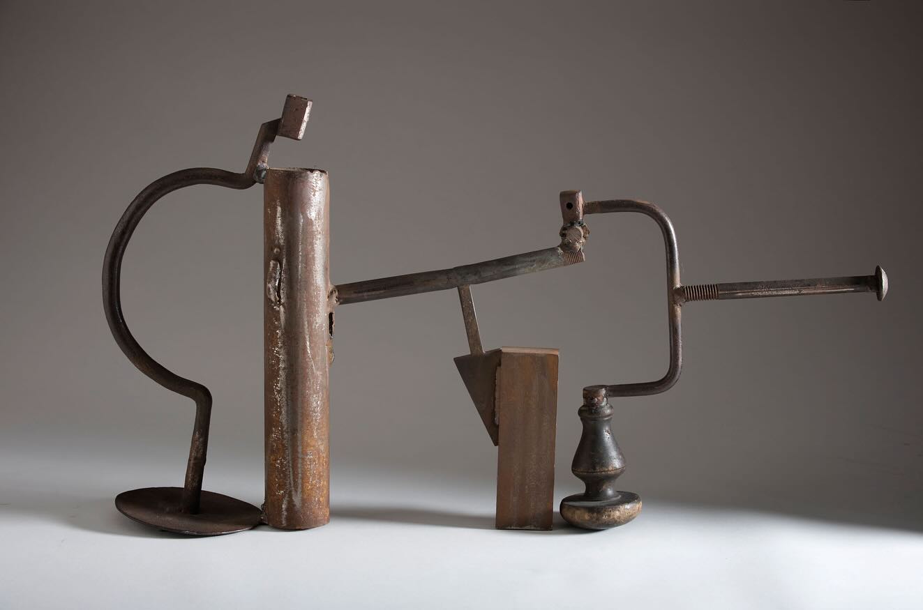 Writing Piece ‘Hand’ (1978) from the Ingram Collection is currently on show in the exhibition ‘Immortal Apples, Eternal Eggs’ at Hastings Contemporary @hastings.contemporary
🗓️21 September 2024 - 16 March 2025
📍Hastings Contemporary, Rock-a-Nore Road, Hastings, TN34 3DW
📷Anthony Caro, Writing Piece ‘Hand’, 1978, Wood and steel, varnished, 34.3 x 61 x 12.7 cm, B0465. Image courtesy Ingram Collection
#anthonycaro #caro #immortalappleseternaleggs #hastingscontemporary #ingramcollection #stilllife #writingpiece #contemporaryart #hand #currentexhibition