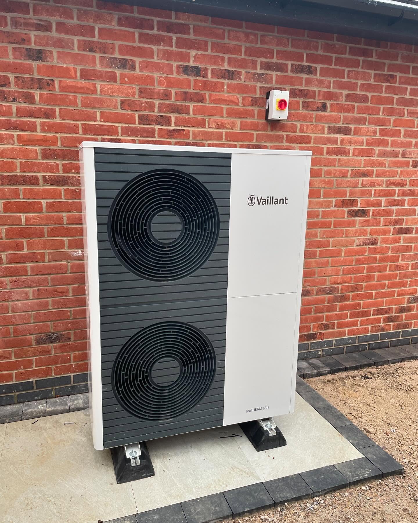 12kw Arotherm Plus installation to the highest standard, complete with 300L Unistor Cylinder, 45L Vaillant buffer and multi zone Senso Comfort Smart Controls. @vaillant.uk #AirsourceCompany #RenewableEnergy #NetZero