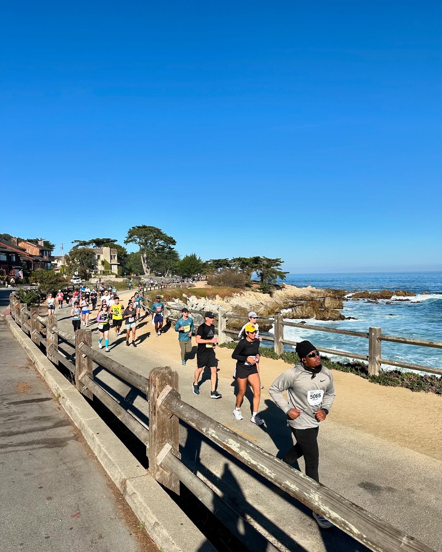 I'm grateful to end this sorrowful week with something joyful - the Monterey Bay Half Marathon. Though I've exited my running era (at least for now), I get to stay connected to the running community by serving as a member of the Big Sur Marathon Foundation Events Committee. It was a beautiful race day to support our runners. 💙 @bsimevents