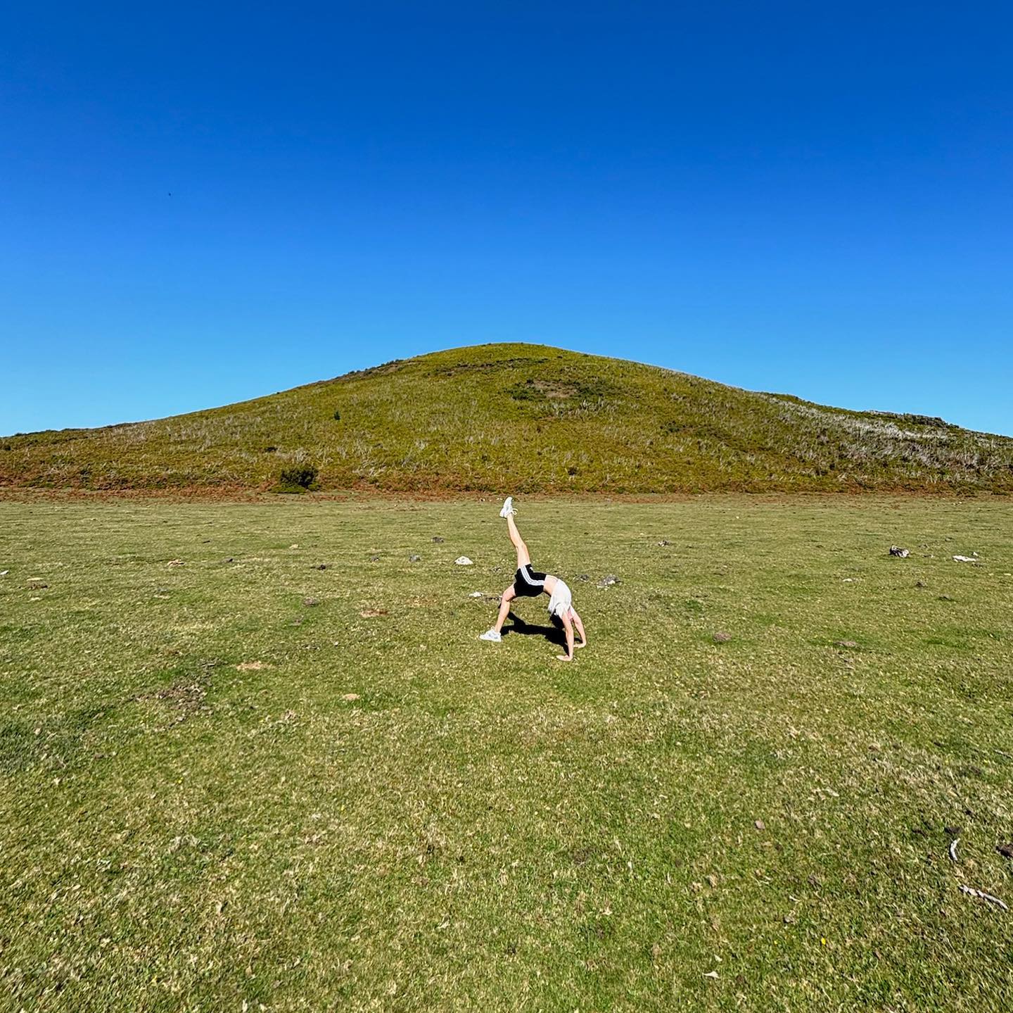 Yoga in the wild hits different 🤍
🌸
#yoga #asana #asanapractice #urdvadhanurasana #vrikshasana #madeira #hiking #randonnée #yogarando #yogarandonnee #ytt #yogapractice #yogaparis #yogafrance #yogafemme #frenchyoga #yogalifestyle #yogacommunity #yogaphoto #wildyoga #meditation #sankalpa #frenchyogini #nature #natureyoga #fanalforestmadeira #fanal #fanalforest