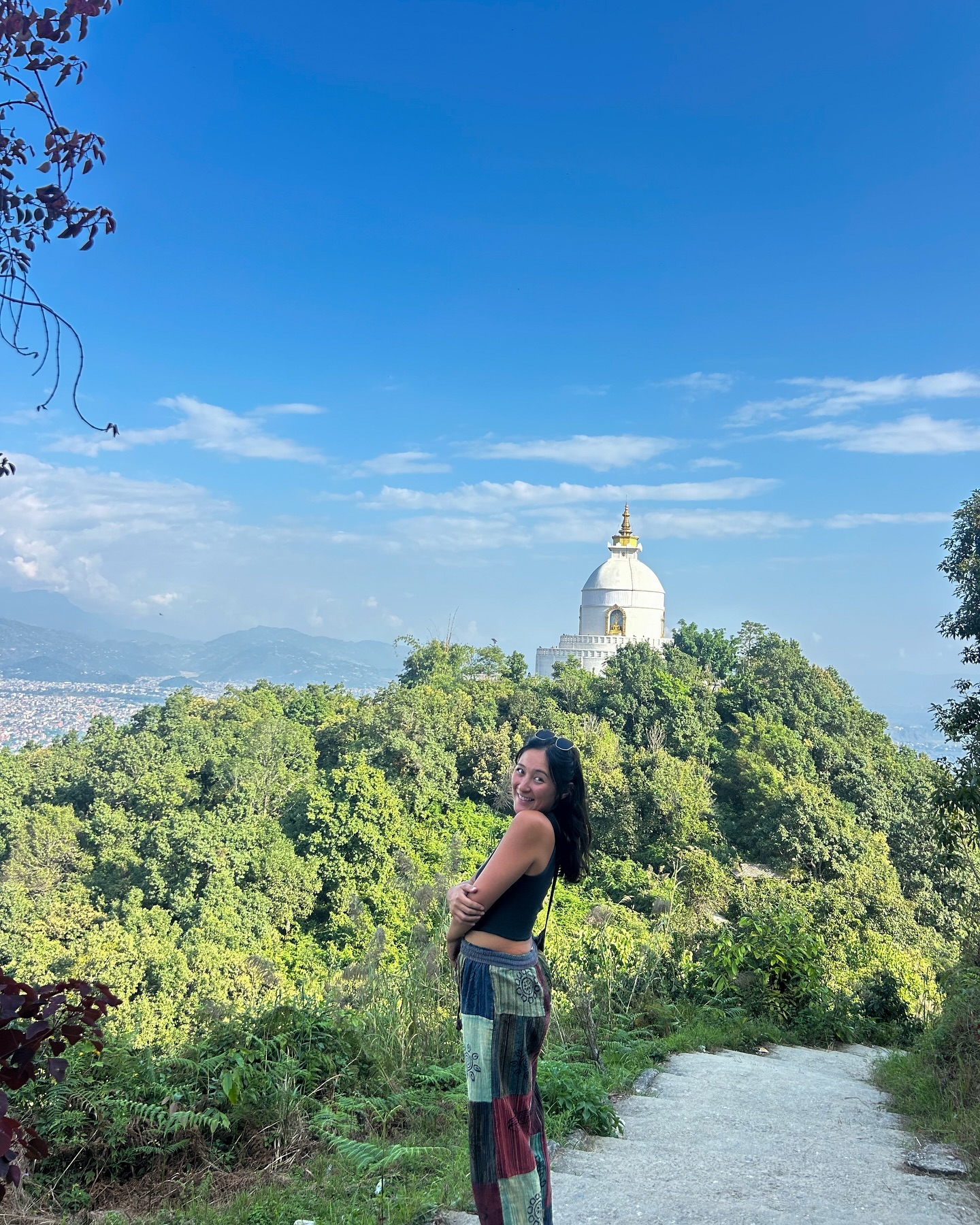 Picturesque Pokhara 🛶🏔️ (not featuring: 8-hour bus rides from h*ll, extreme FOMO from having to work remotely instead of trekking, that time I drove 30 minutes for the sunrise and it was cloudy, general American existential dread)