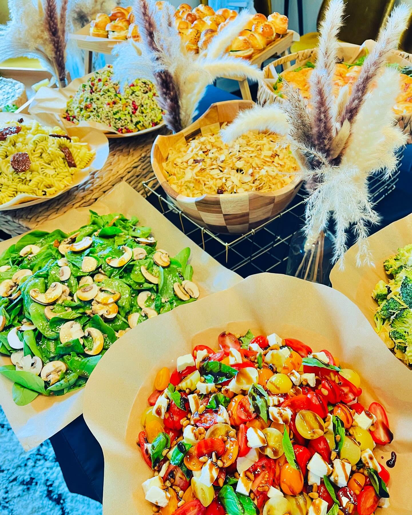 Leaving Party Buffet
#buffet #bamboo #pampa #friendsandfood #koshercateringlondon #londonkoshercaterer